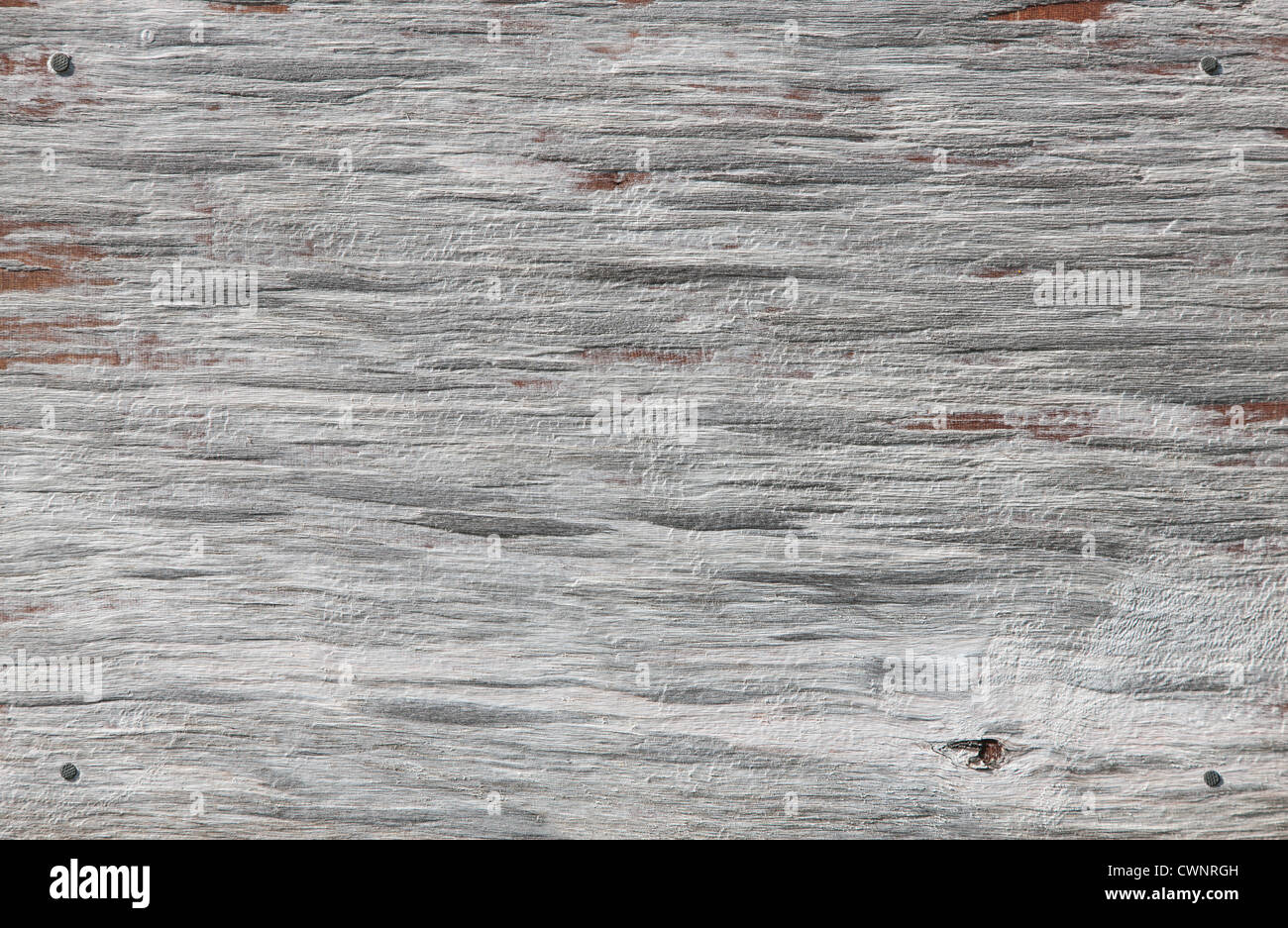 Vecchi e usurati segno spiovente con chiodi Foto Stock