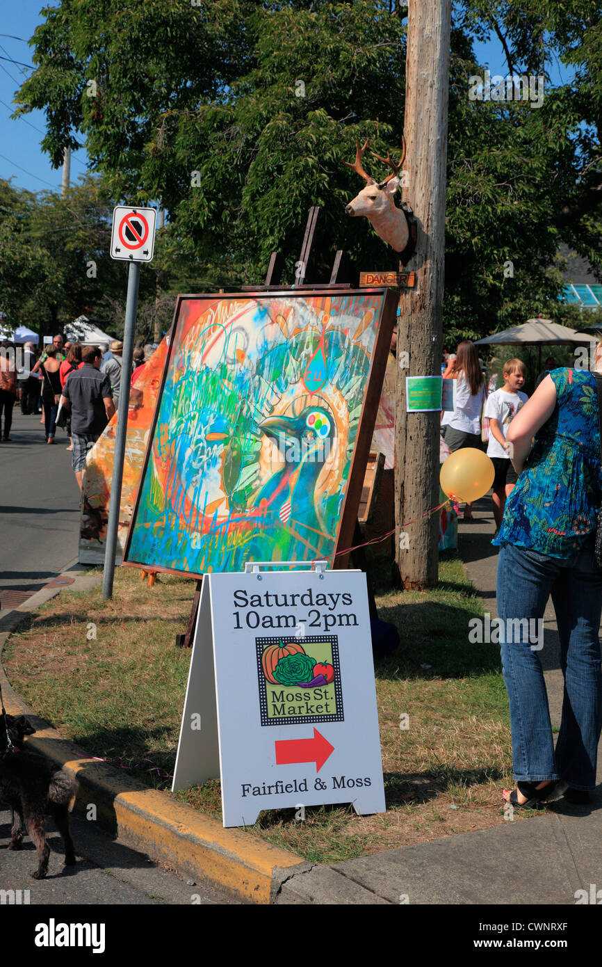 Segno per Sabato locale mercato estivo su Moss Street in Victoria BC Foto Stock