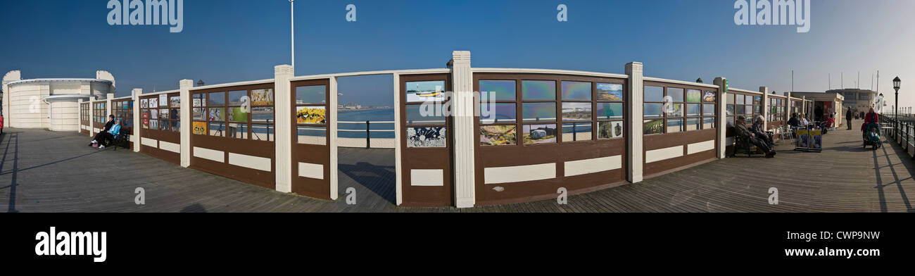 Panorama di illustrazione a Worthing Pier, West Sussex, Regno Unito Foto Stock