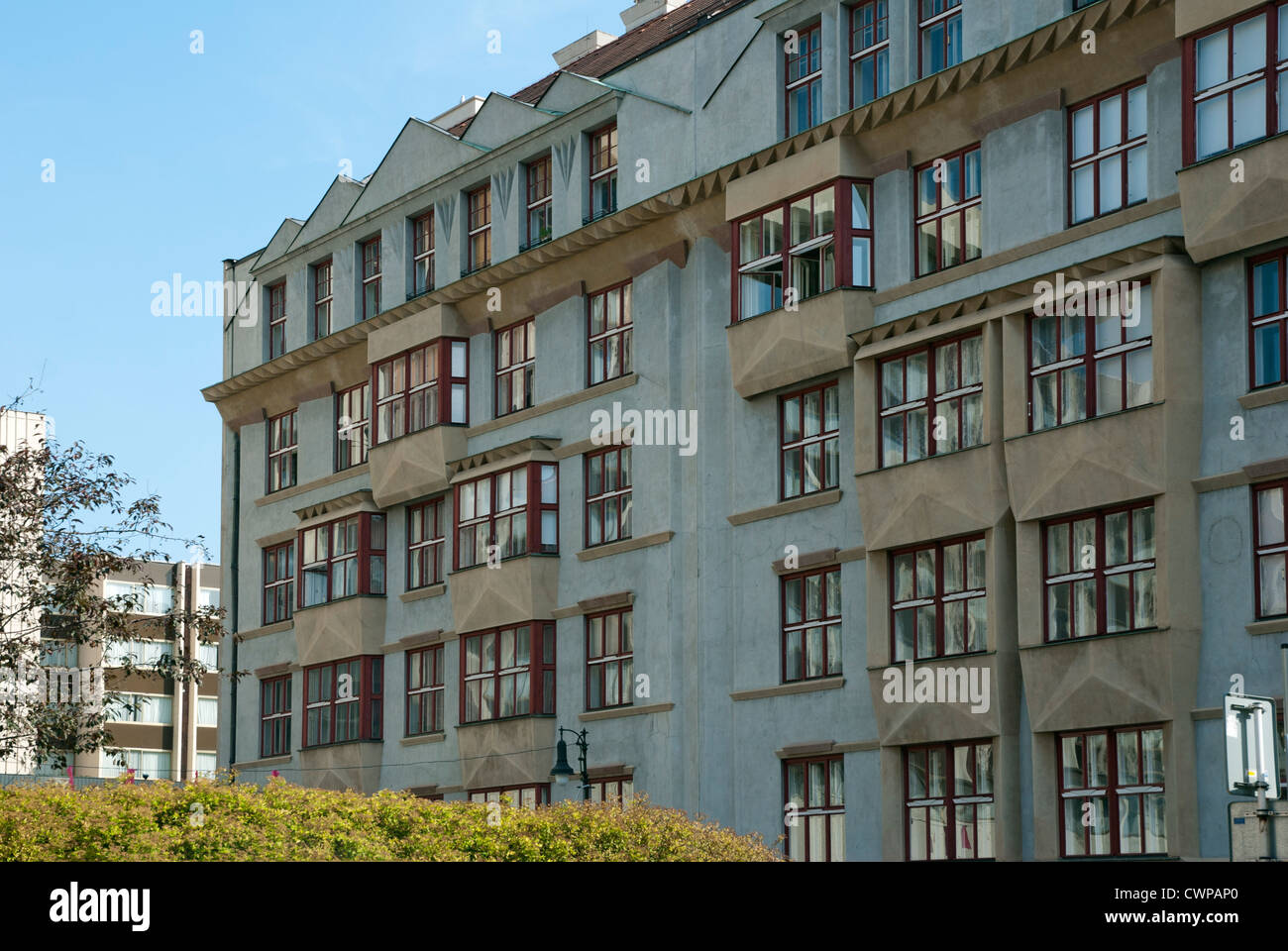 Praga - architettura cubista su Elisky Krasnohorske Street - Josefov il quartiere ebraico Foto Stock