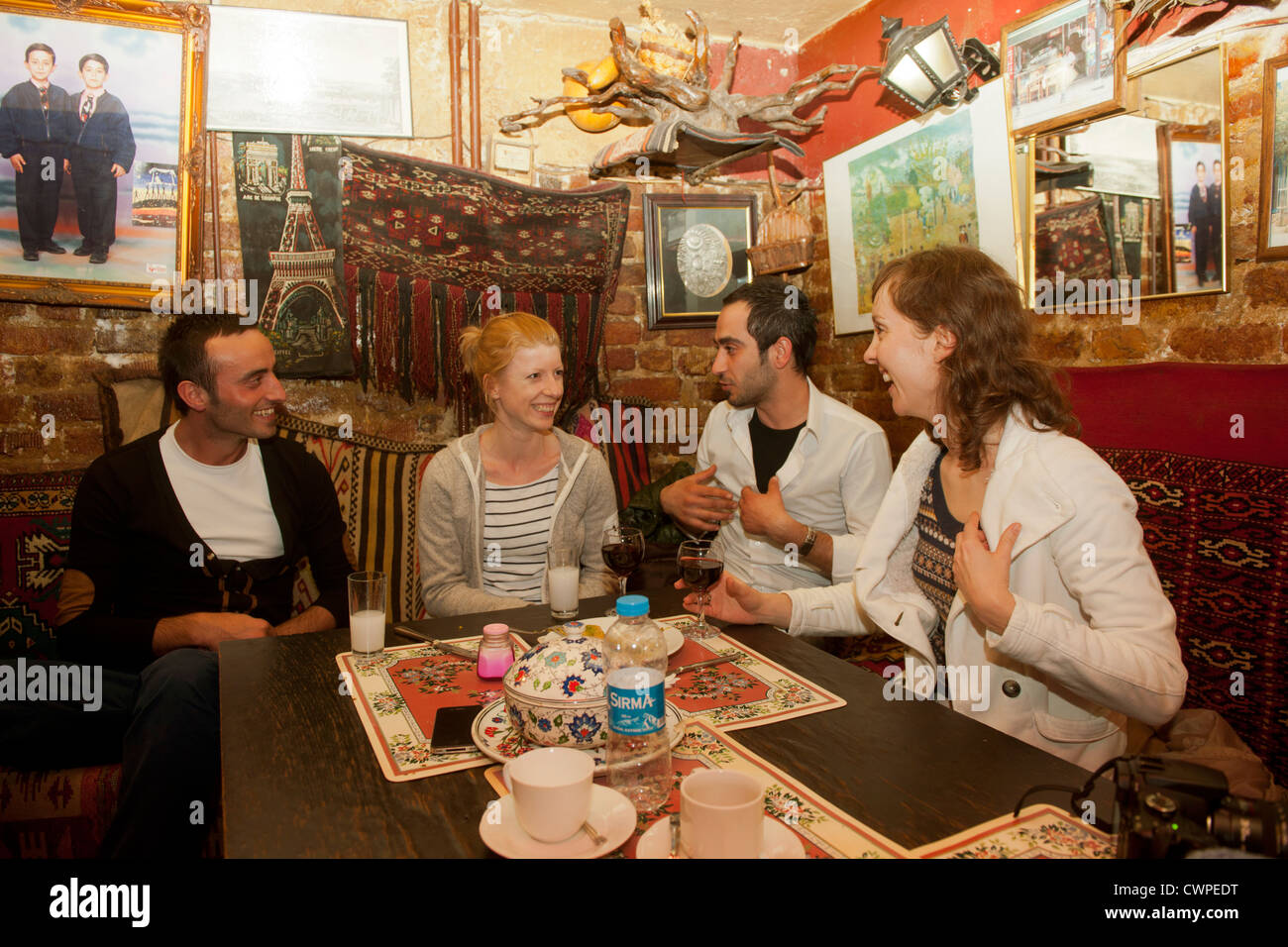 Türkei, Istanbul, Sultanahmet, Yerebatan Caddesi, Aya Sofia Büfesi Foto Stock