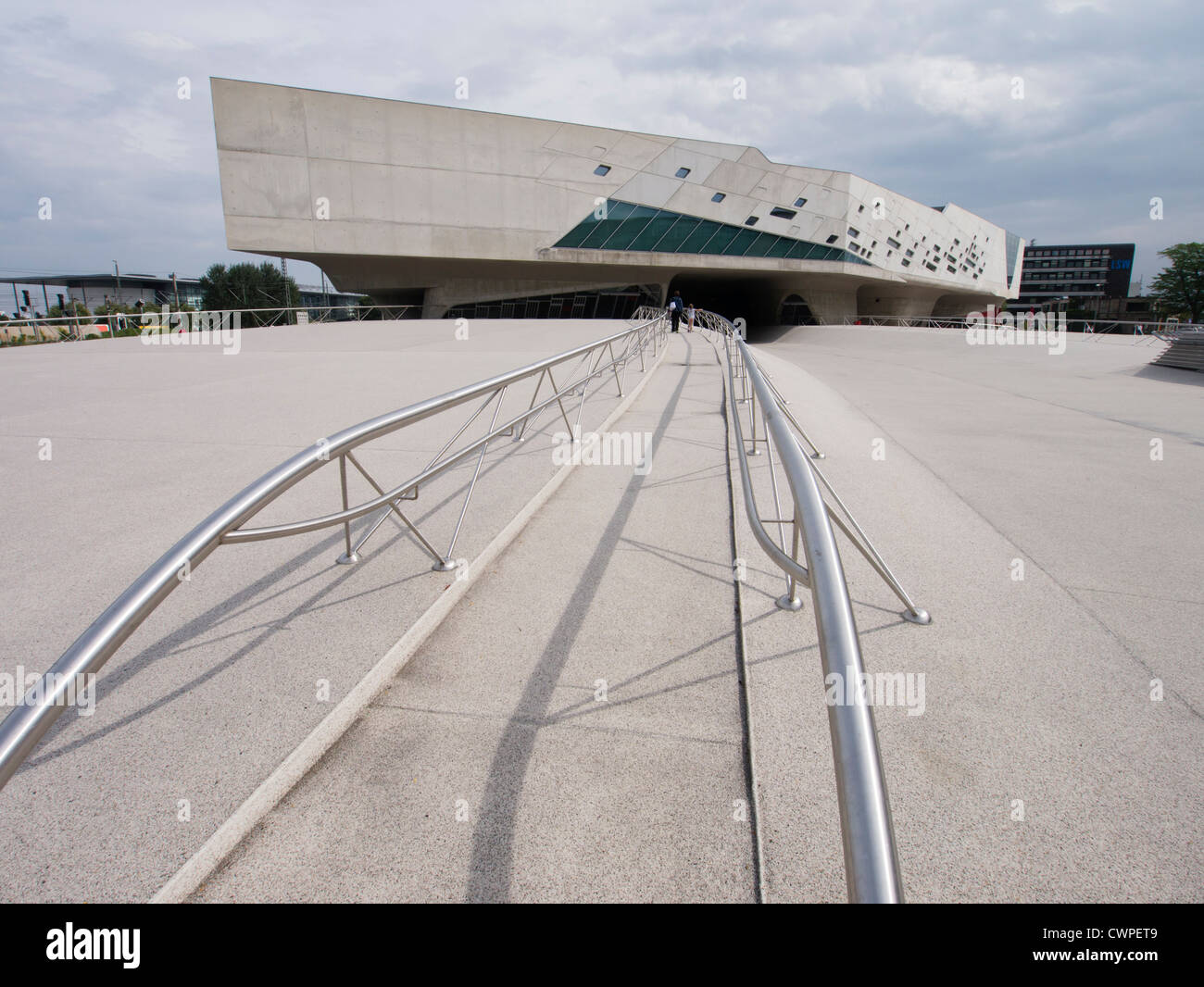 Phaeno Science Center di Wolfsburg Germania ; architetto Zaha Hadid Foto Stock