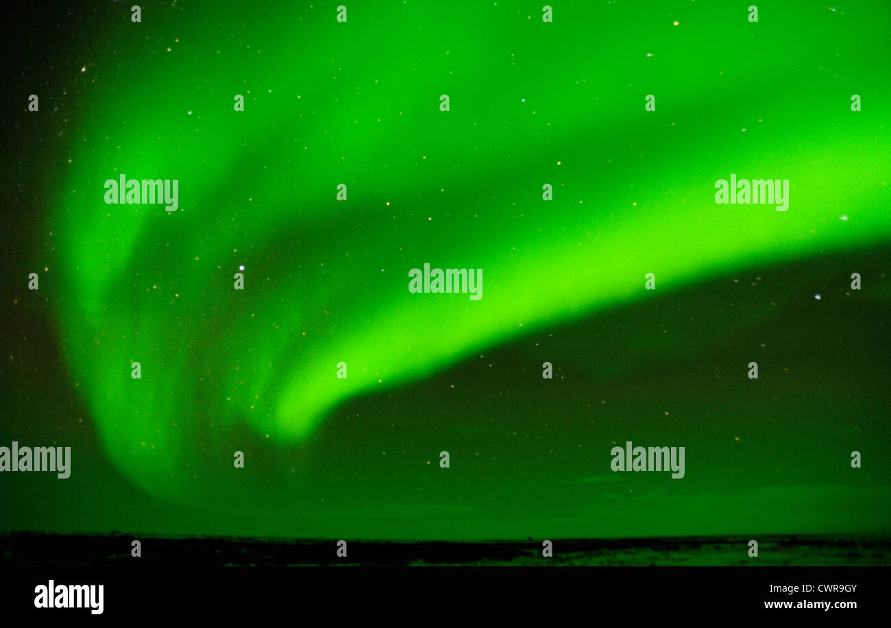 Aurora boreale, con Orsa Maggiore (il Big Dipper) costellazione, guarnizione patrimonio fluviale Lodge, Churchill, Manitoba, Canada Foto Stock