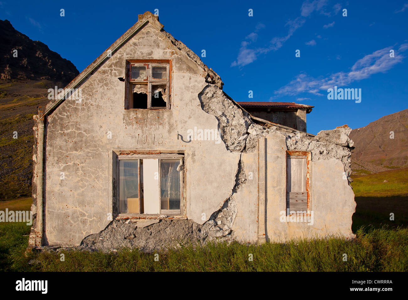 Vecchia casa in campagna di Islanda, Westfjords regione, Europa Foto Stock