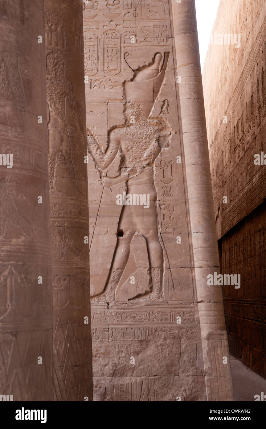 Il Tempio di Edfu valle del Nilo, il tempio dedicato al dio Horus in Alto Egitto Foto Stock