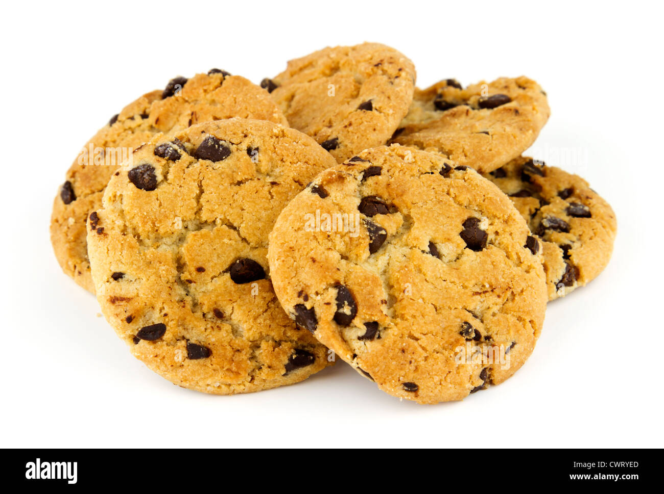 Deliziosi biscotti con scaglie di cioccolato contro uno sfondo bianco con copia spazio. Foto Stock