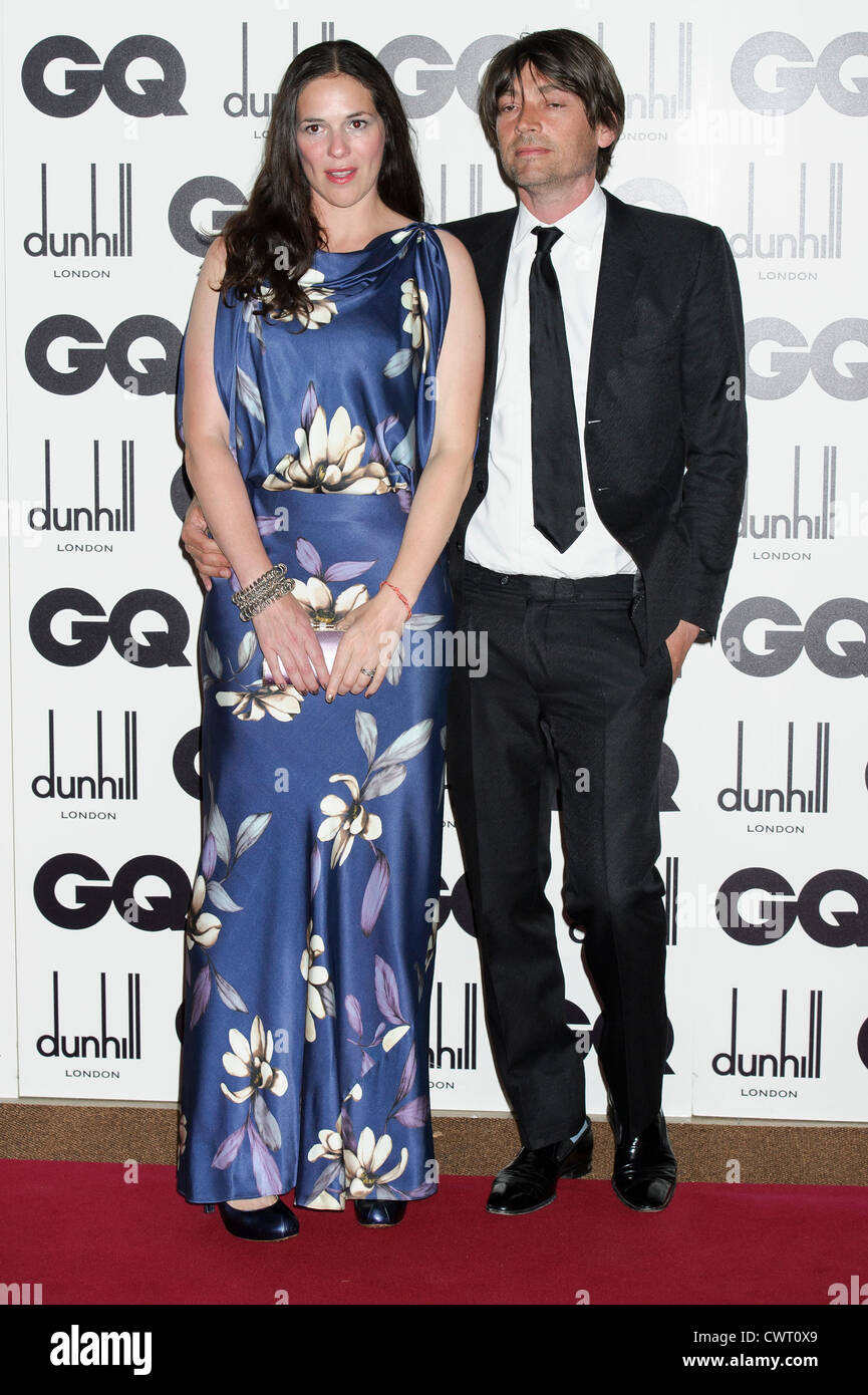 Alex James e Claire James arriva per la GQ Men of the Year Awards a Londra centrale sede. Foto Stock