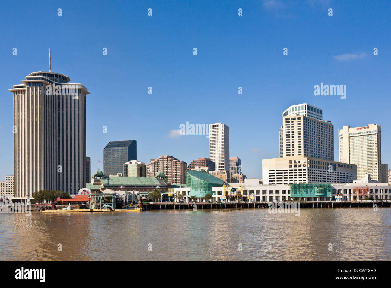 Skyline di New Orleans, Louisiana, sul fiume Mississippi Foto Stock