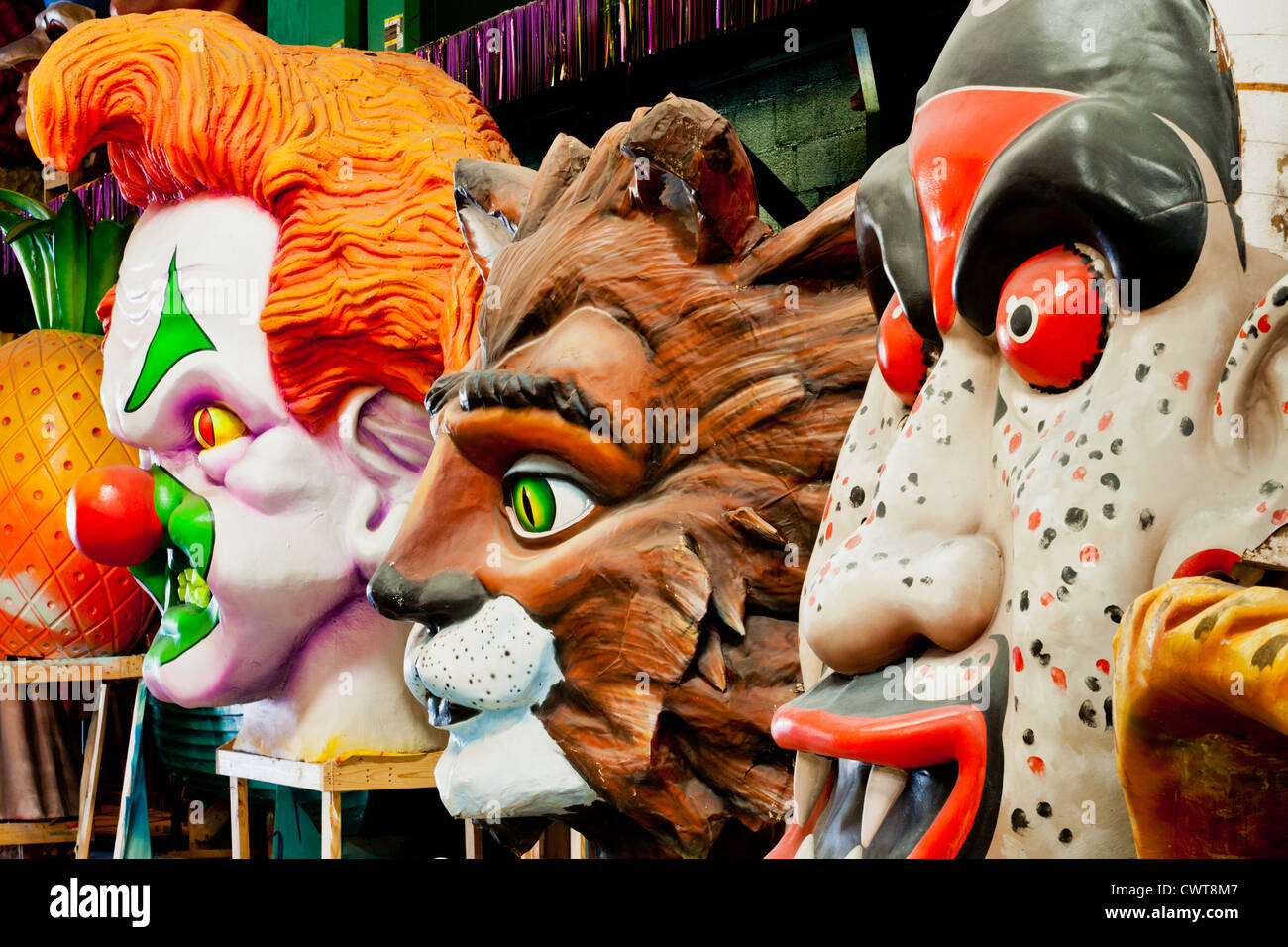 Varie parti di flottazione in stoccaggio a Mardi Gras World, New Orleans, Louisiana Foto Stock