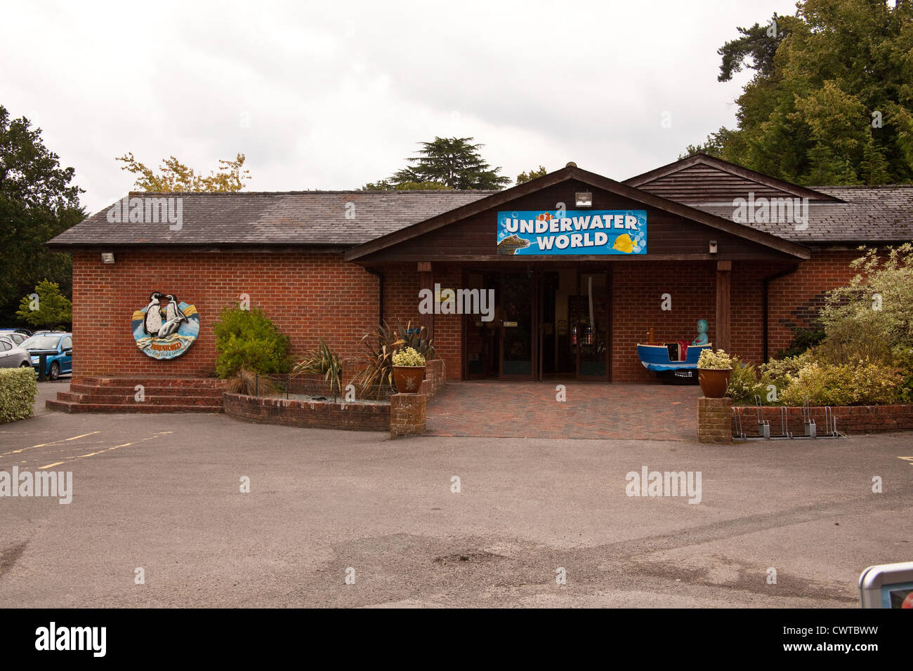 Il mondo subacqueo di entrata a Birdworld, Farnham, Surrey, Inghilterra, Regno Unito. Foto Stock