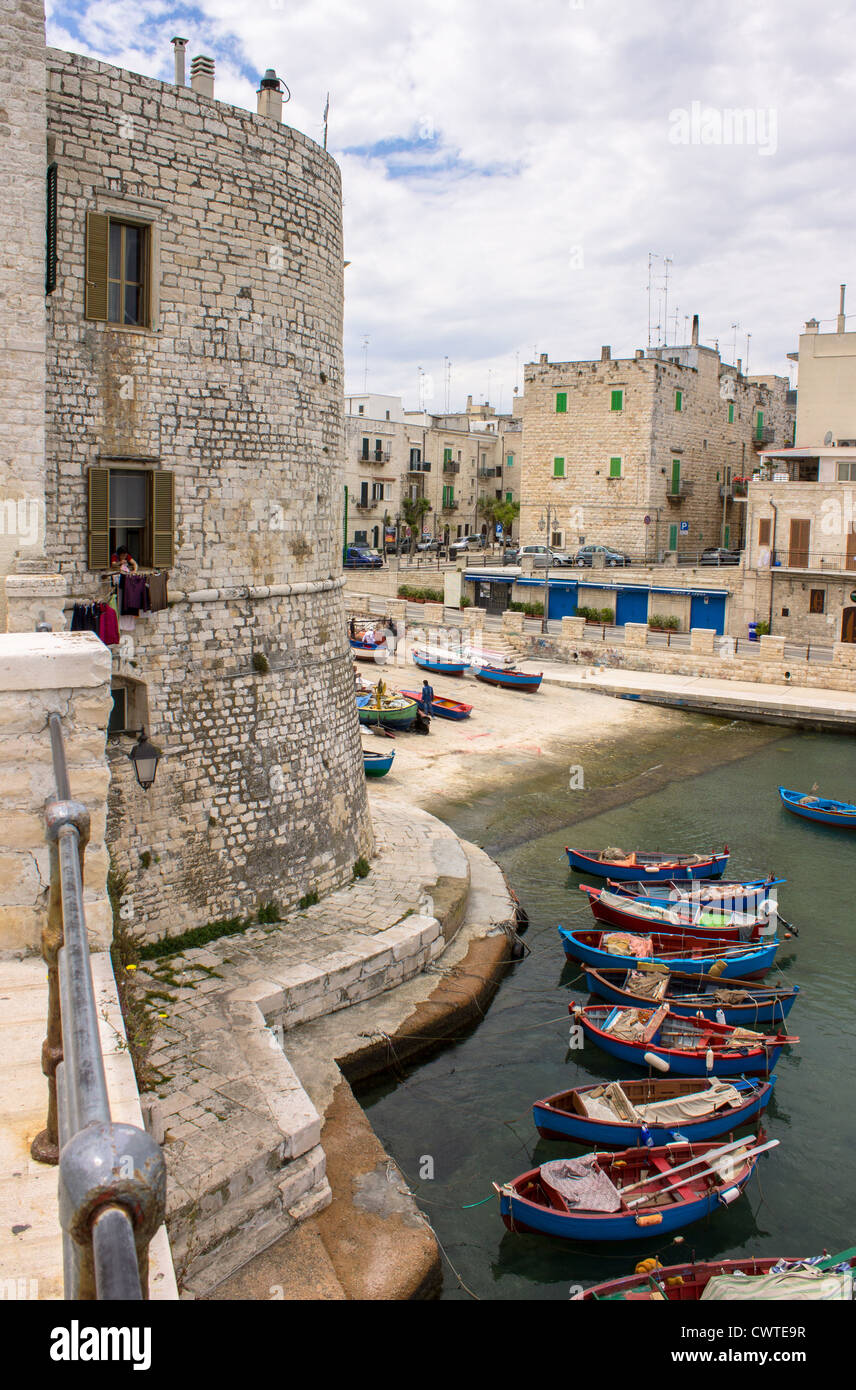 L'Italia, Puglia, Giovinazzo, il porto marittimo Foto Stock