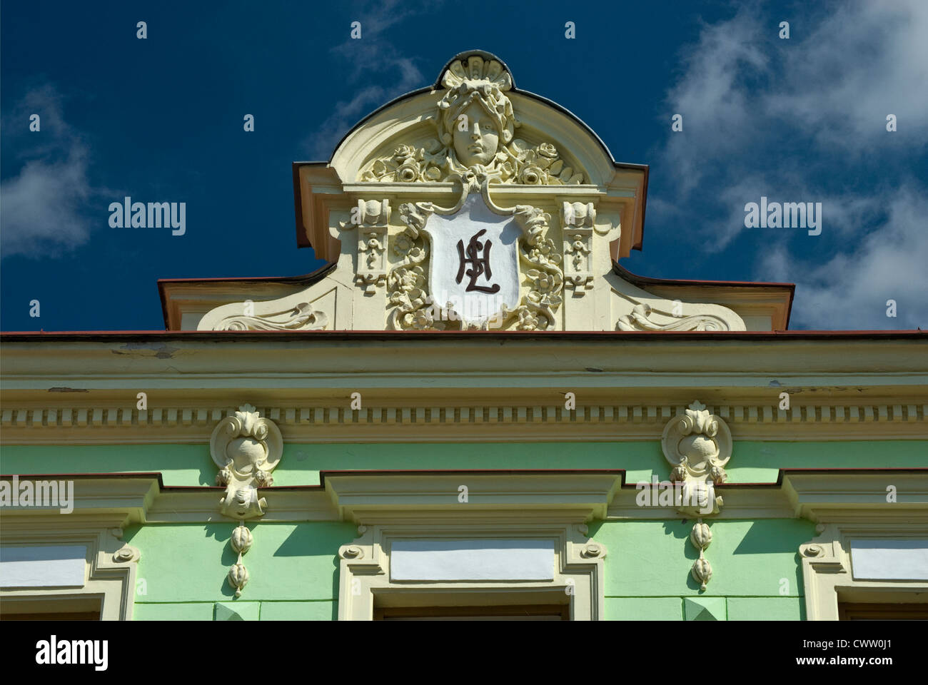 Art Nouveau dettaglio di casa a Zamecke namesti, piazza di Frydek parte di Frydek-Mistek, Regione Moravo-Slesia, Slesia, Repubblica Ceca Foto Stock