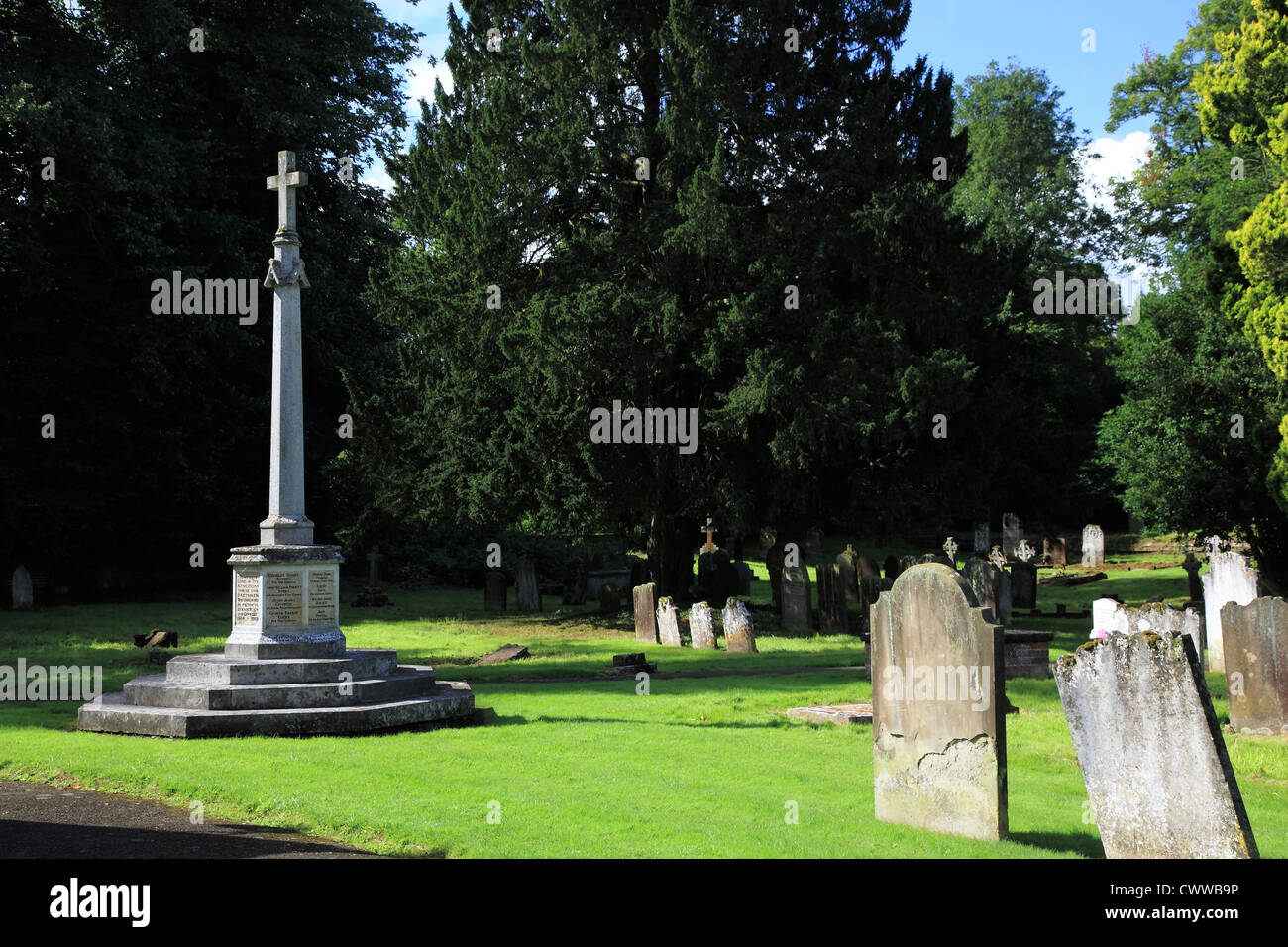 Memoriale di guerra nella parrocchia di San Michele sagrato , Betchworth, Colline del Surrey, Inghilterra Foto Stock