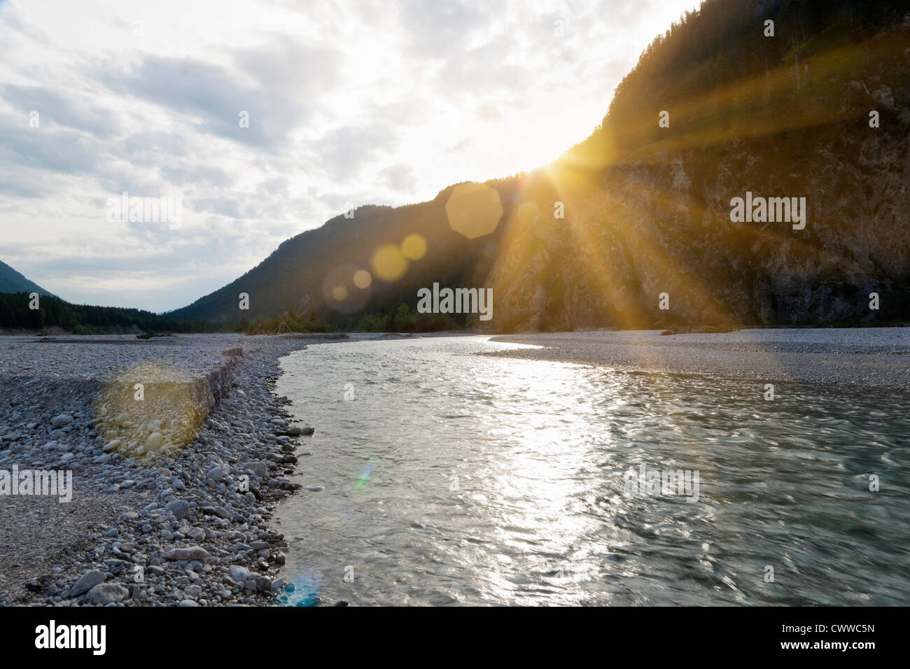 Tramonto sul Rocky River Foto Stock