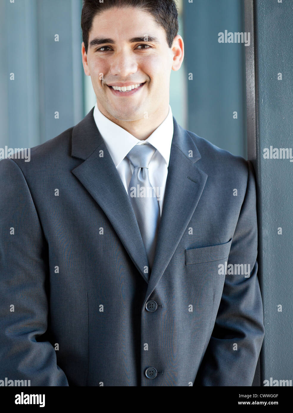 Bel giovane imprenditore closeup ritratto Foto Stock