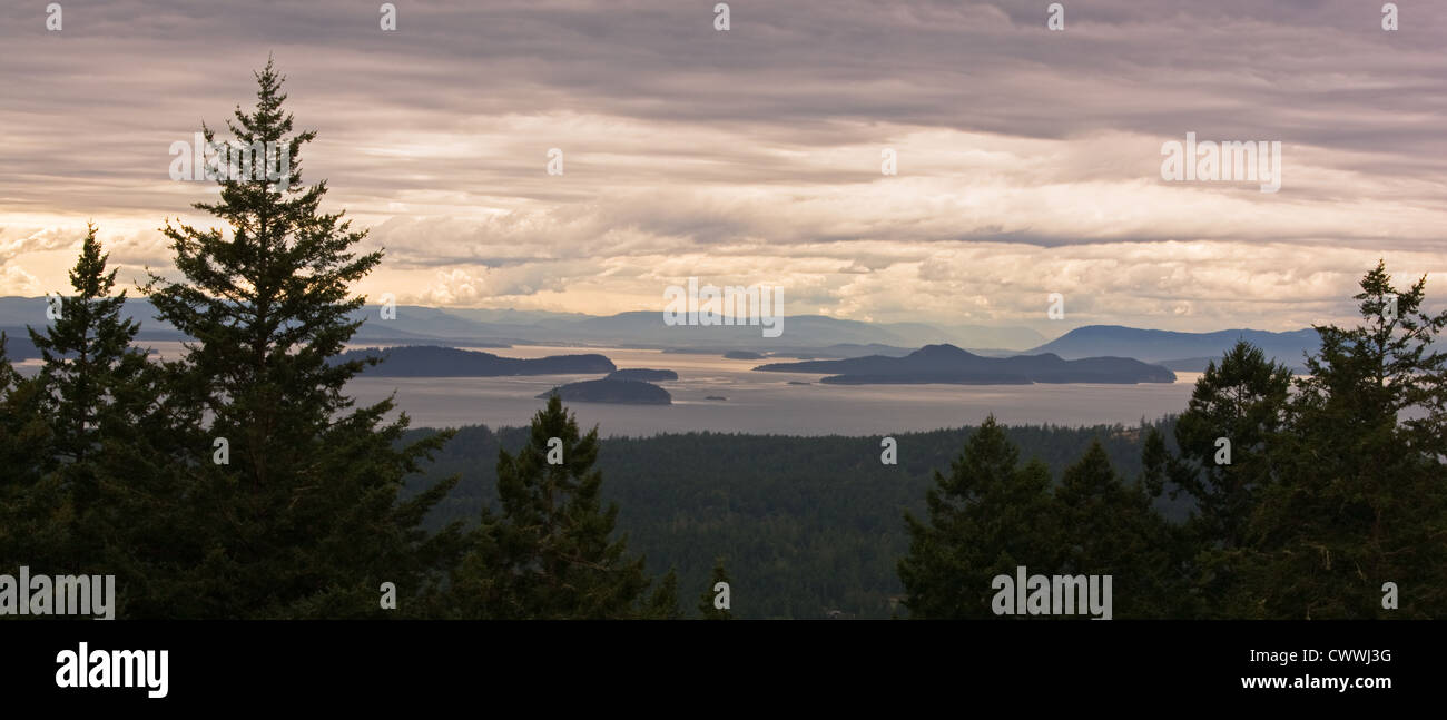 Panorama di San Juan Islands, Washington, dalla cima di Turtleback montagna su Orcas Island Foto Stock