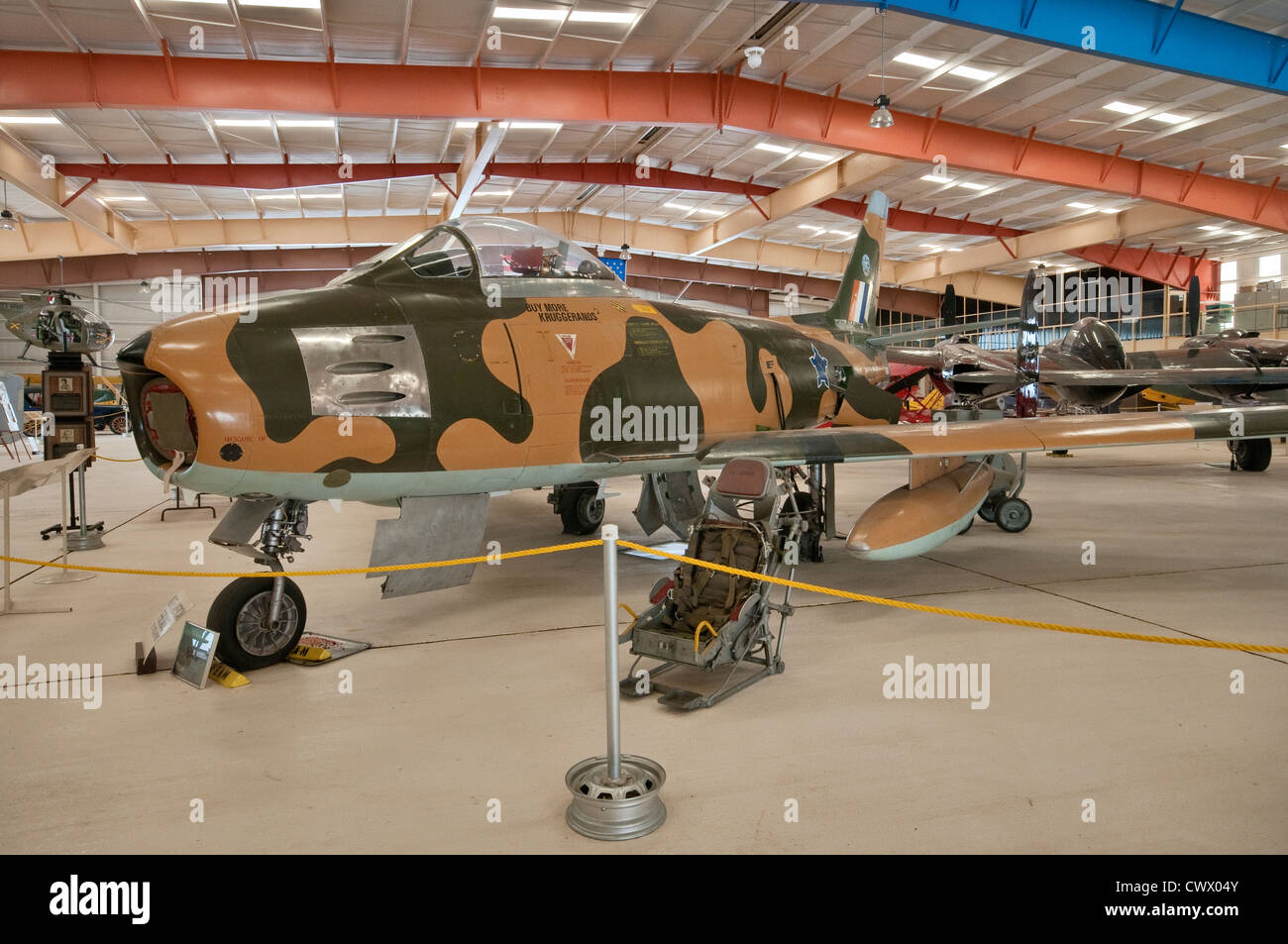 North American F-86 Sabre jet fighter, South African Air Force marcature in guerra Eagles Air Museum, Santa Teresa, Nuovo Messico, STATI UNITI D'AMERICA Foto Stock