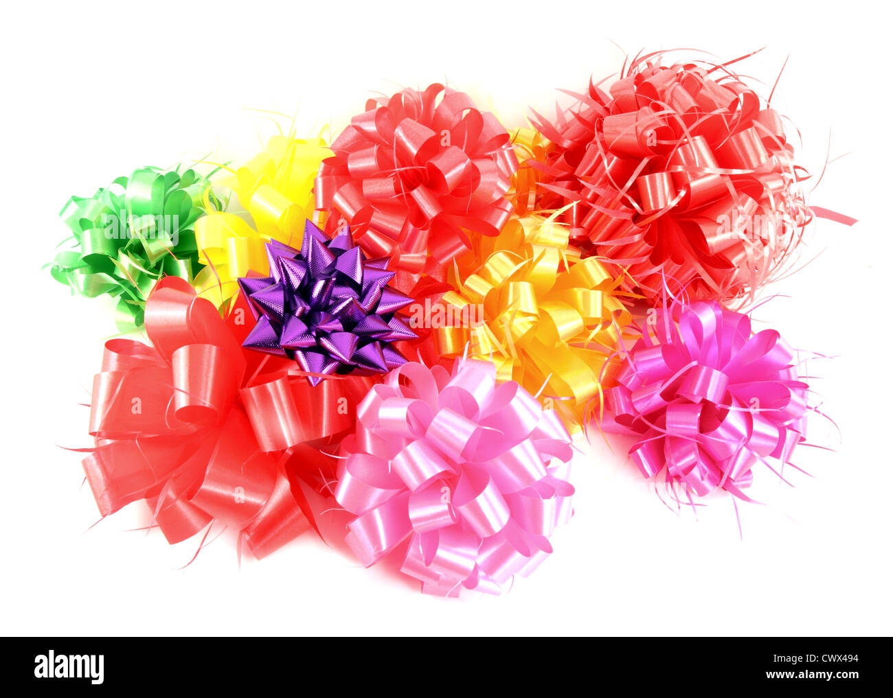 Regalo Ribbon bow (rosso, rosa, viola, giallo, verde) su sfondo bianco Foto Stock
