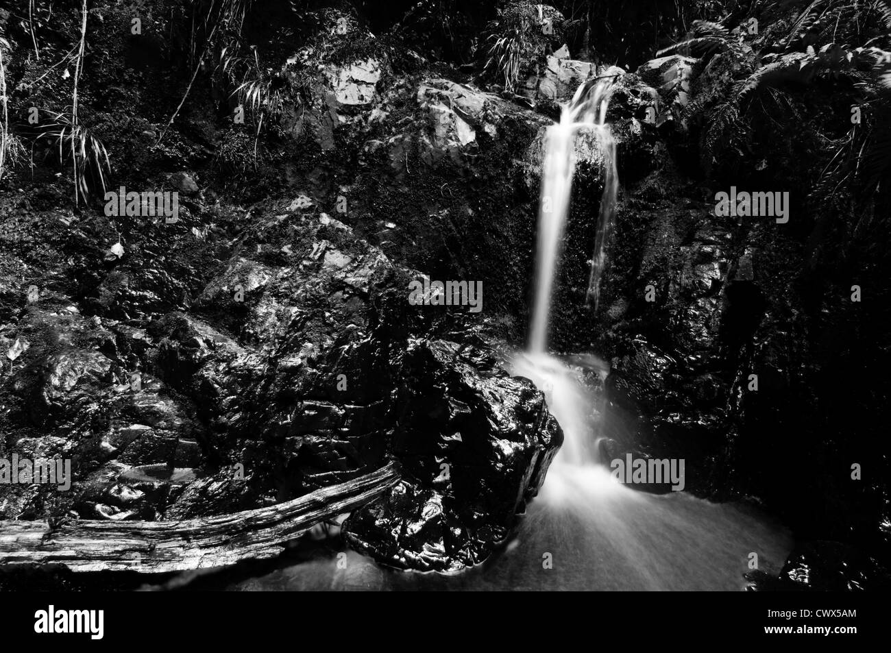 Cascata a Walla roccioso, Lake District Foto Stock