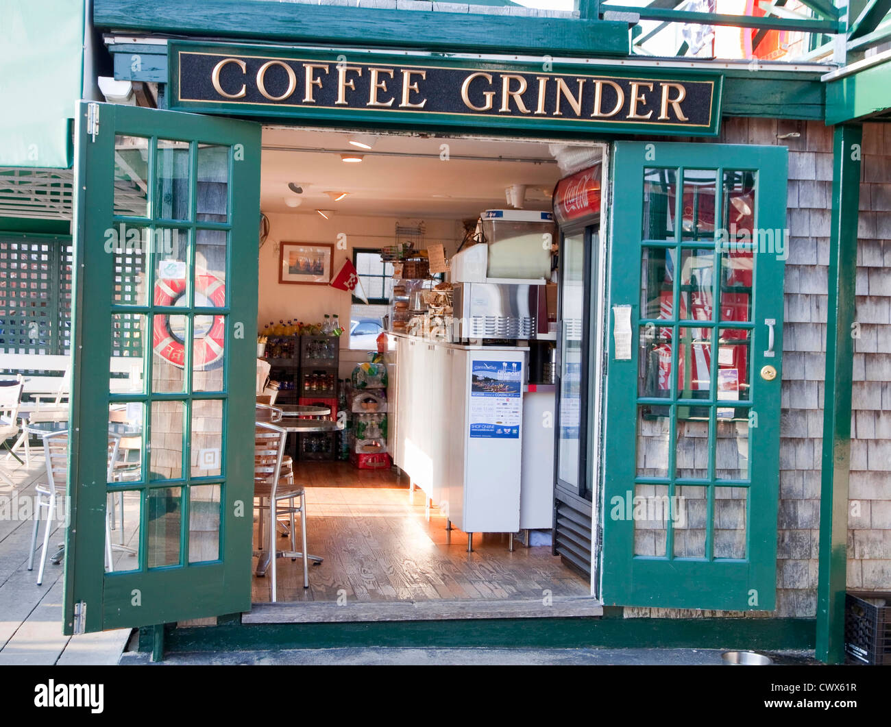 Una piccola caffetteria e bar espresso. Foto Stock
