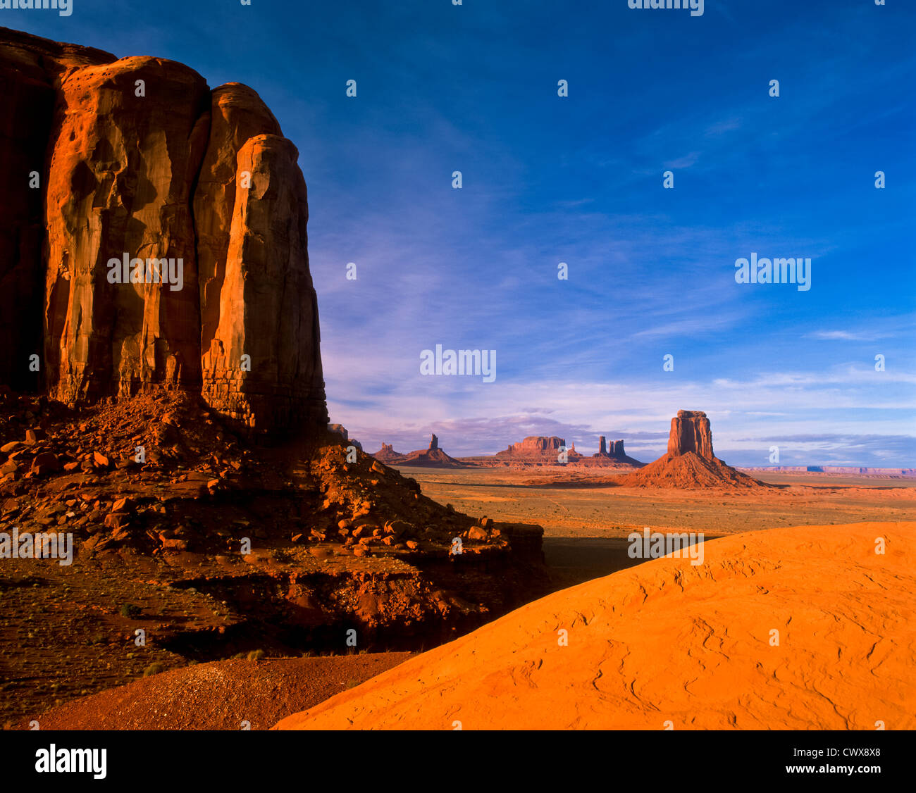 La penultima fermata lungo la valle di unità è a nord di finestra, un divario tra i bordi di Elephant Butte e Cly Butte, AZ/UT Foto Stock