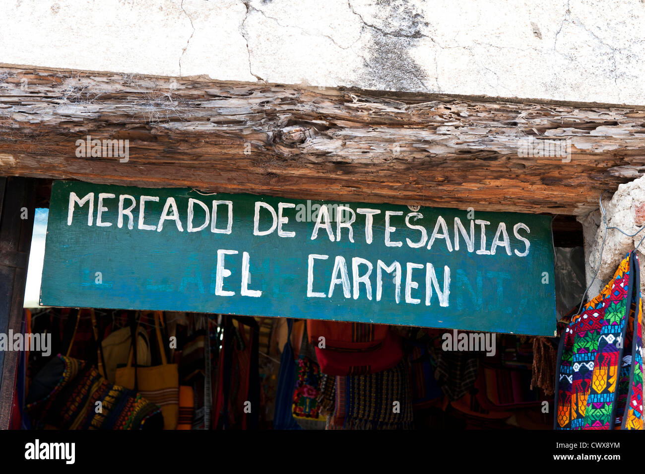 El Carmen mercato artigianale Antigua, Guatemala, Sito Patrimonio Mondiale dell'UNESCO. Foto Stock