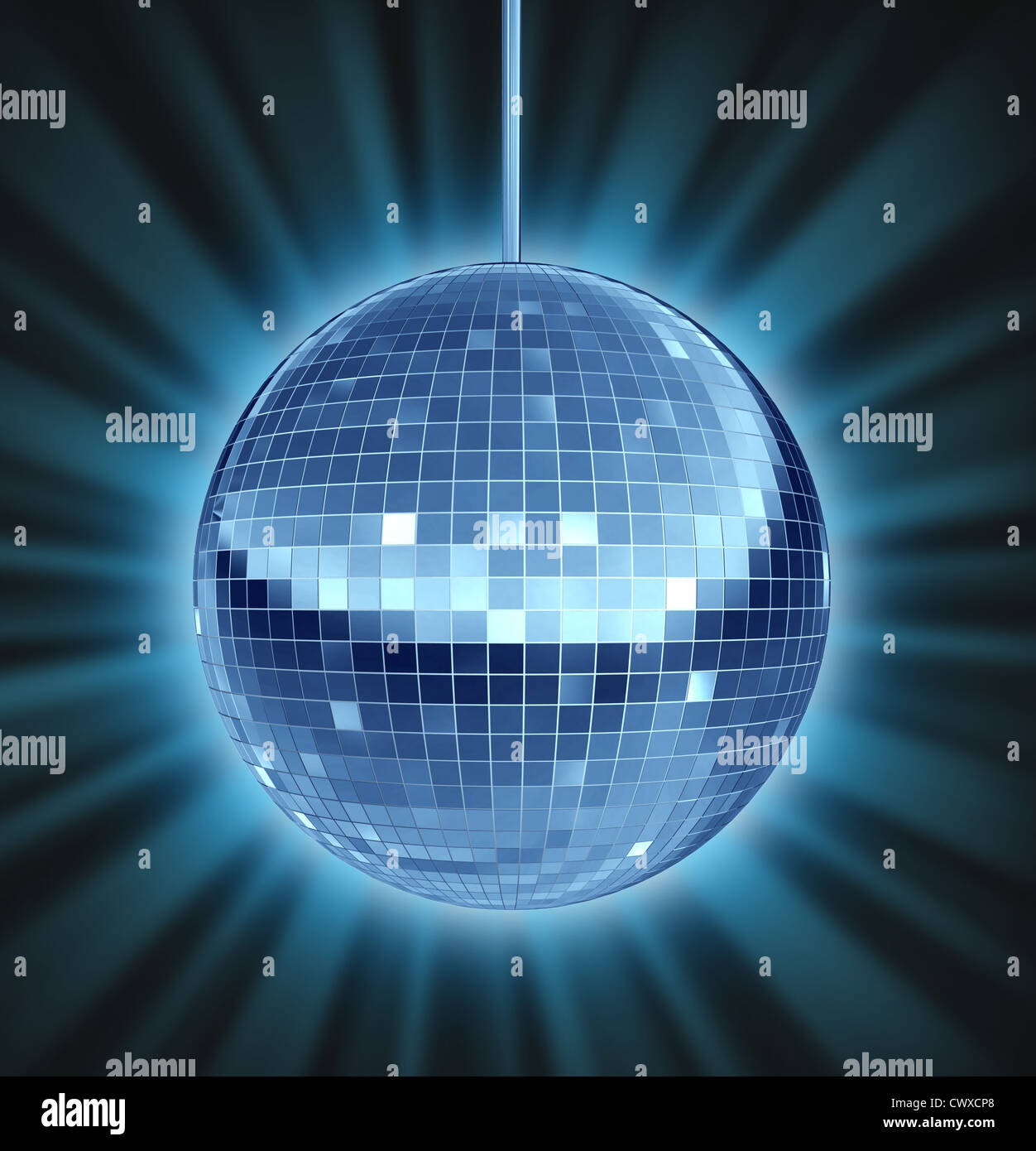 Palla da discoteca Dance notte come una sfera a specchio simbolo di  divertimento e un partito di groovy in una discoteca o dancing club come  una celebrazione di lasciare Foto stock 