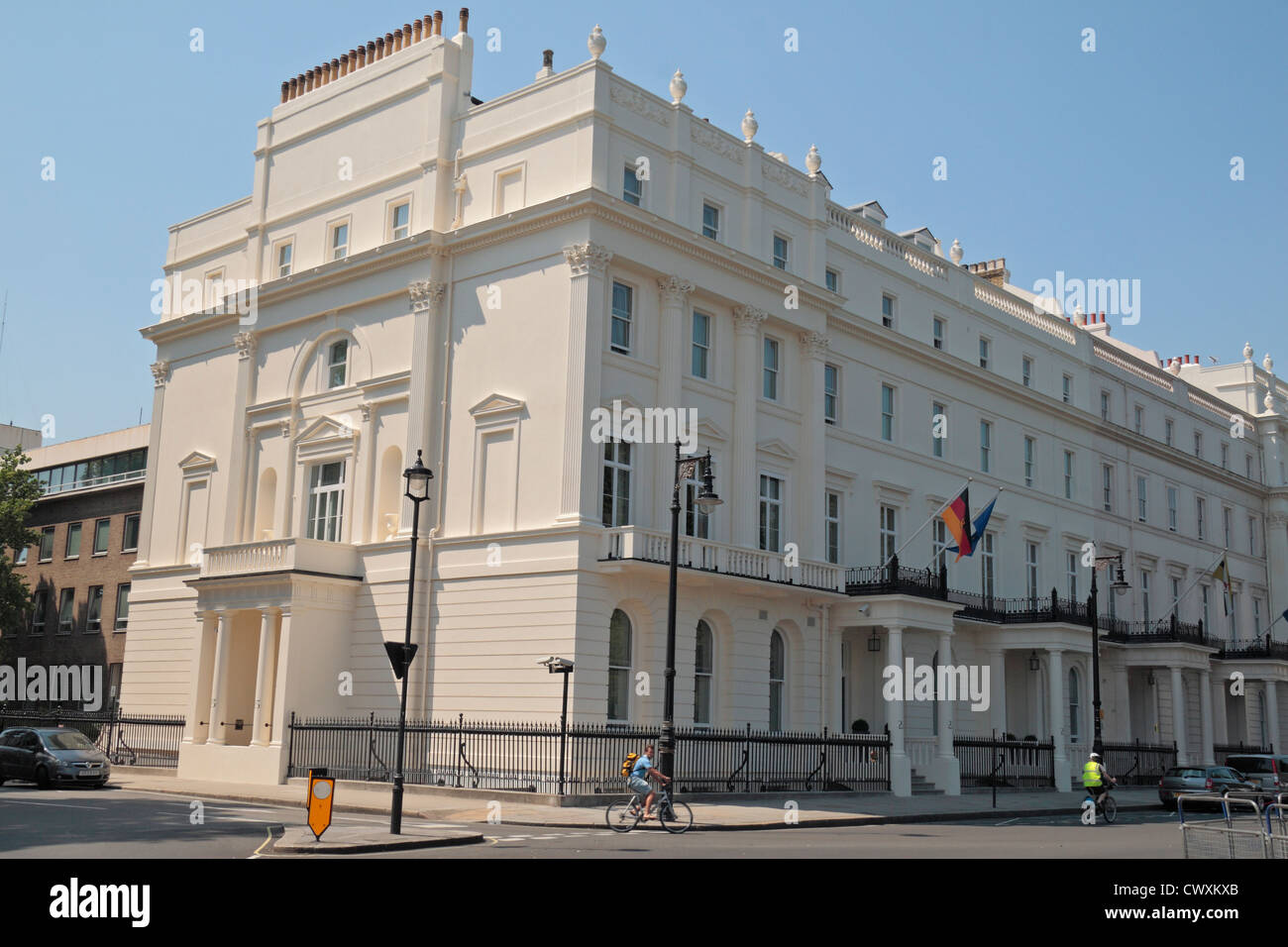 L' Ambasciata della Repubblica federale di Germania su Belgrave Square, Belgravia, Londra, Regno Unito. Foto Stock