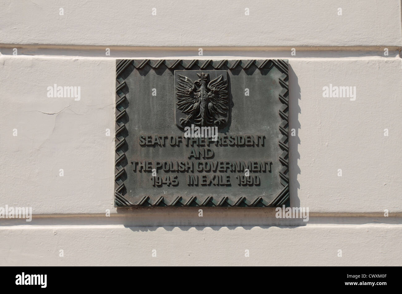 Lapide sulla ex sede del presidente polacco e del governo polacco in esilio, 1945-1990, Eaton Place, Belgravia, Londra, Regno Unito. Foto Stock