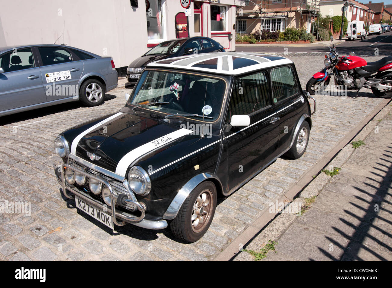 Rover Mini Cooper con Union Jack sul tetto Foto Stock