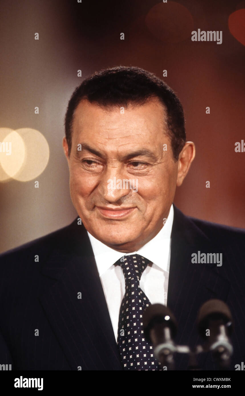 Il Presidente egiziano Hosni Mubarak durante una conferenza stampa congiunta Luglio 31, 1996 nel White House East stanza. Foto Stock