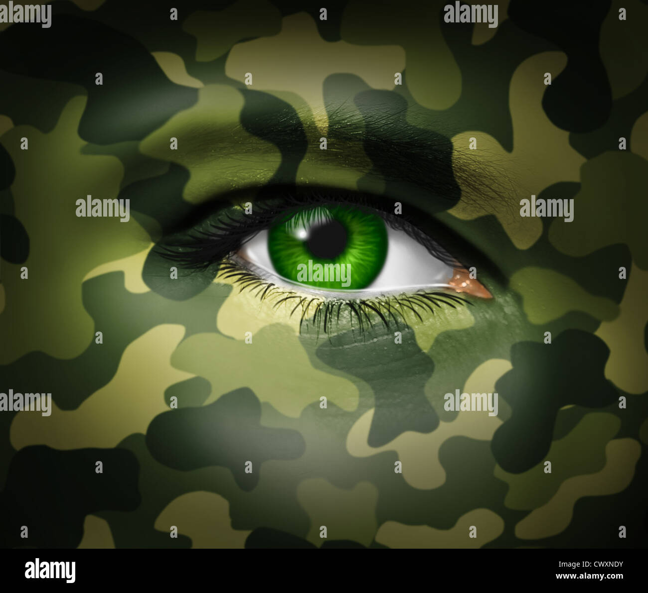 Di mimetizzazione militare su un volto umano con una chiusura dell'occhio verde guardando e cercando in rappresentanza di guerra tattica e strategia di combattimento in un esercito o situazione aziendale. Foto Stock