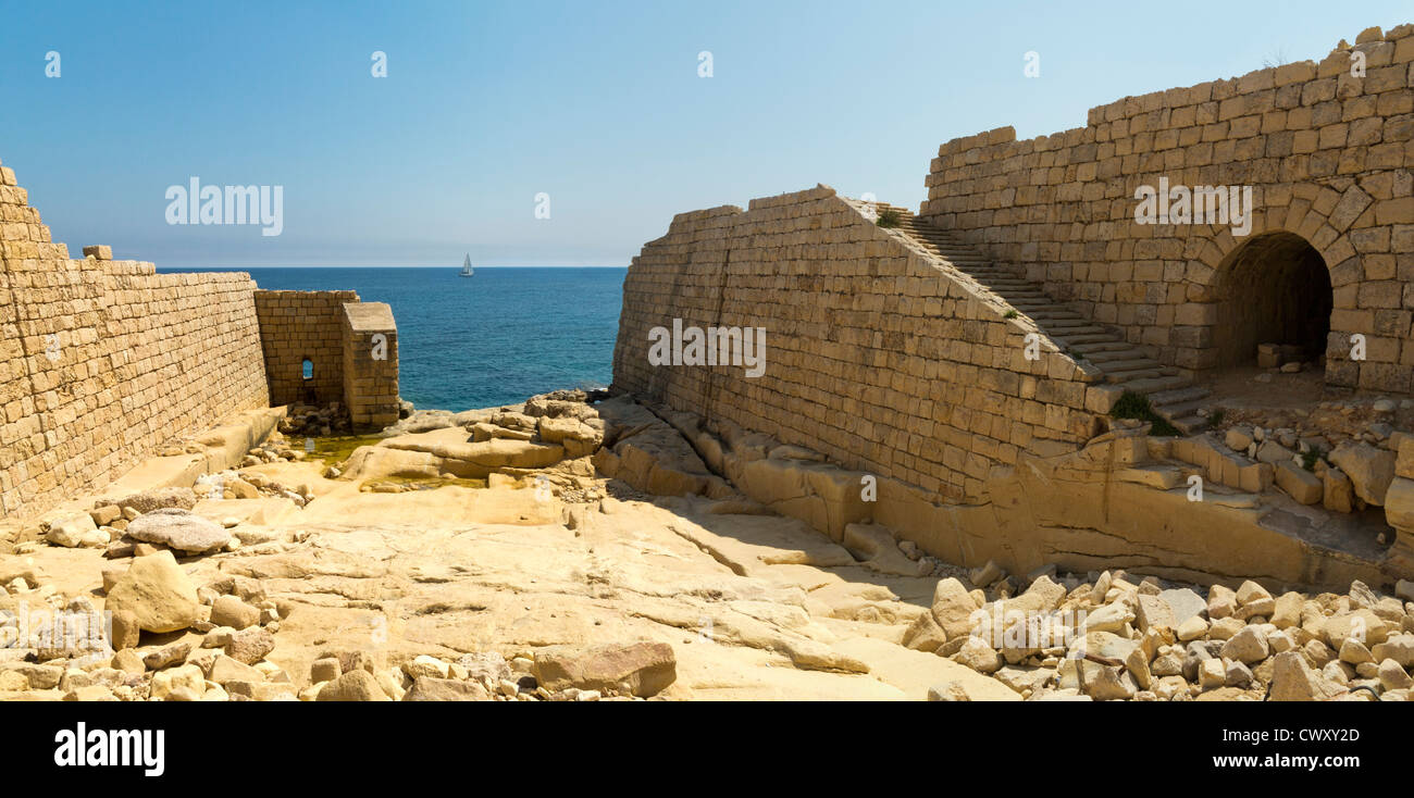 Parte della vecchia Malta Dockyard ora deserte, San Rocco Road, Kalkara, isola di Malta, Mediterranea Foto Stock