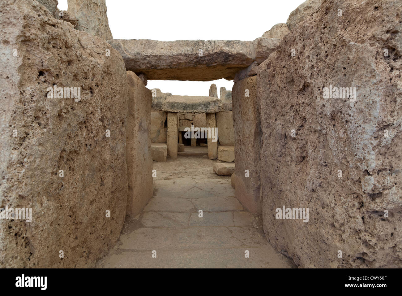 Passaggio alla camera interna a Mnajdra templi vicino a Hagar Qim, Qrendi, isola di Malta Foto Stock