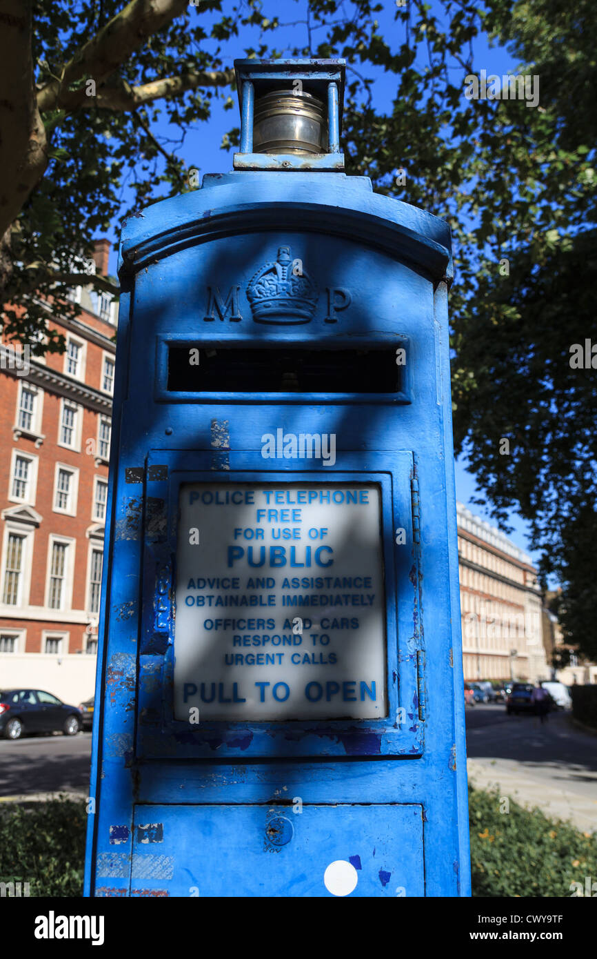Polizia casella telefono presso Grosvenor Square London W1 Foto Stock
