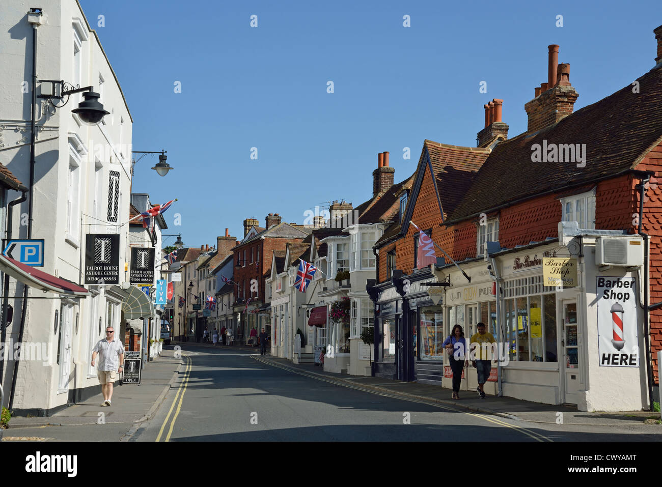 Negozi di antiquariato su West Street, Dorking Surrey, Inghilterra, Regno Unito Foto Stock