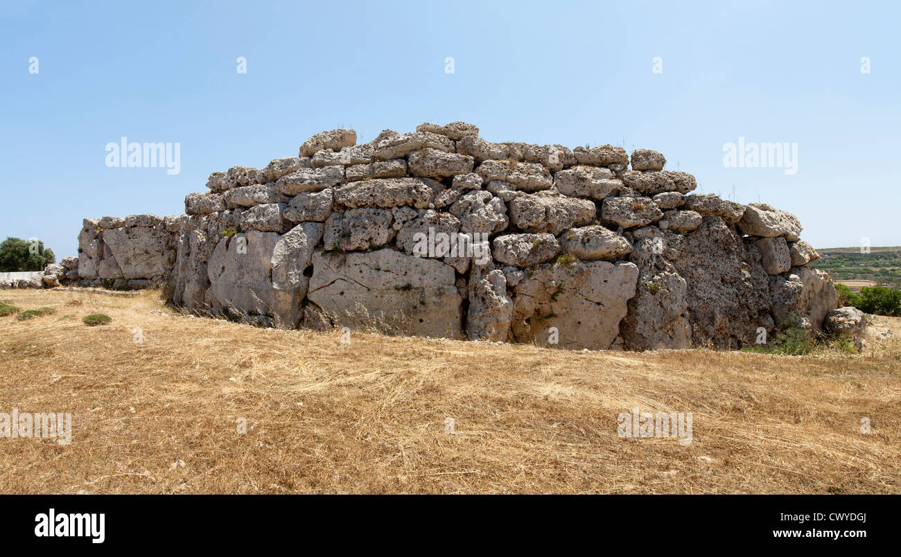 Le pareti esterne dei templi di Ggantija vicino Xagha, isola di Gozo, vicino a Malta, Mare Mediterraneo Foto Stock