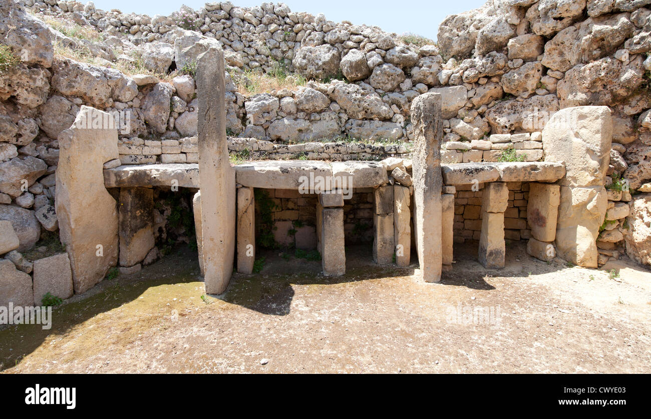 Elaborare altare nel Tempio Sud presso i templi di Ggantija vicino Xagha, isola di Gozo, vicino a Malta, Mare Mediterraneo Foto Stock