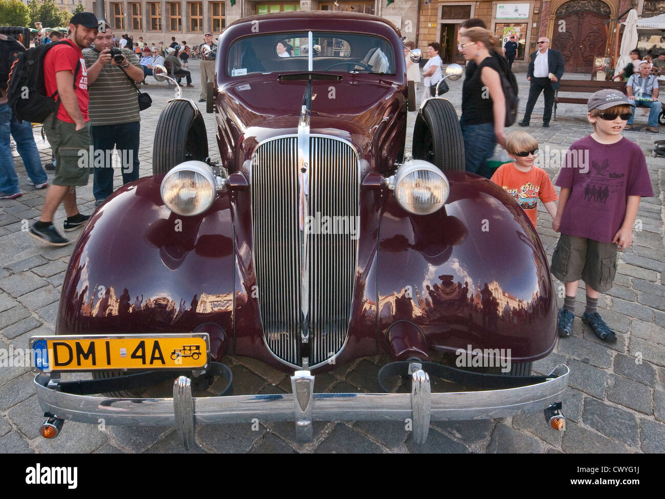 1936 Chevrolet Master Motoclassic car show al Rynek (Piazza del Mercato) a Wroclaw, Bassa Slesia, Polonia Foto Stock