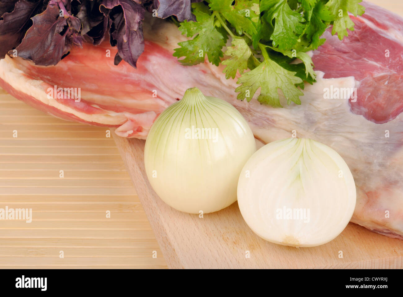 Materie carne di agnello con cipolla e spezie Foto Stock