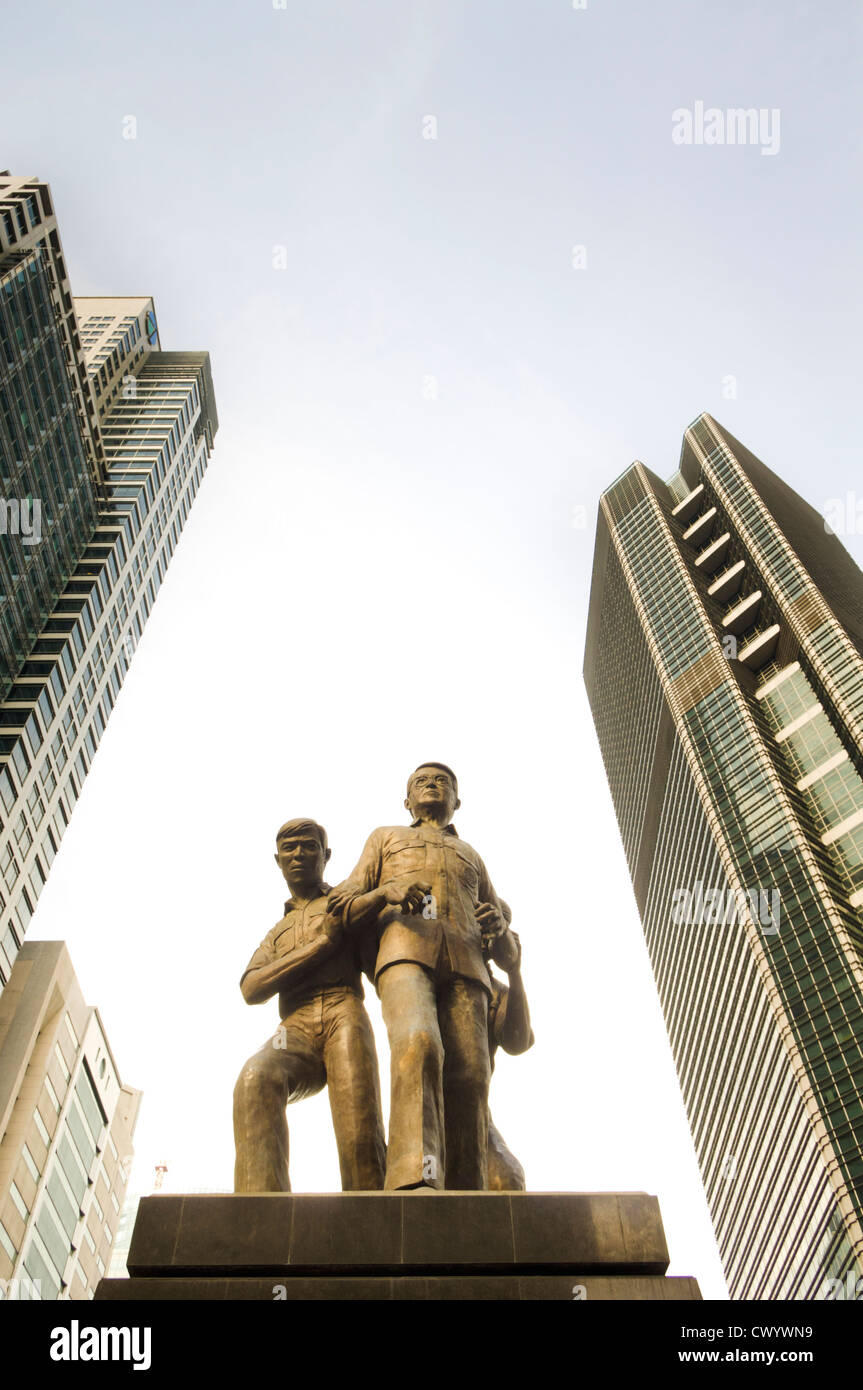 Ninoy Aquino monumento in Makati, finanza centro delle Filippine, dell'Asia. Foto Stock