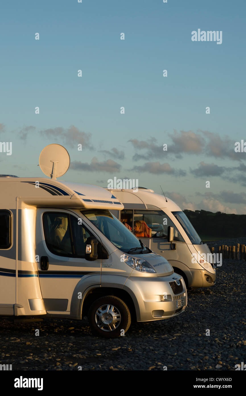 Case mobili parcheggiato sulla spiaggia Tanybwlch, Aberystwyth Wales UK Agosto 2012 Foto Stock