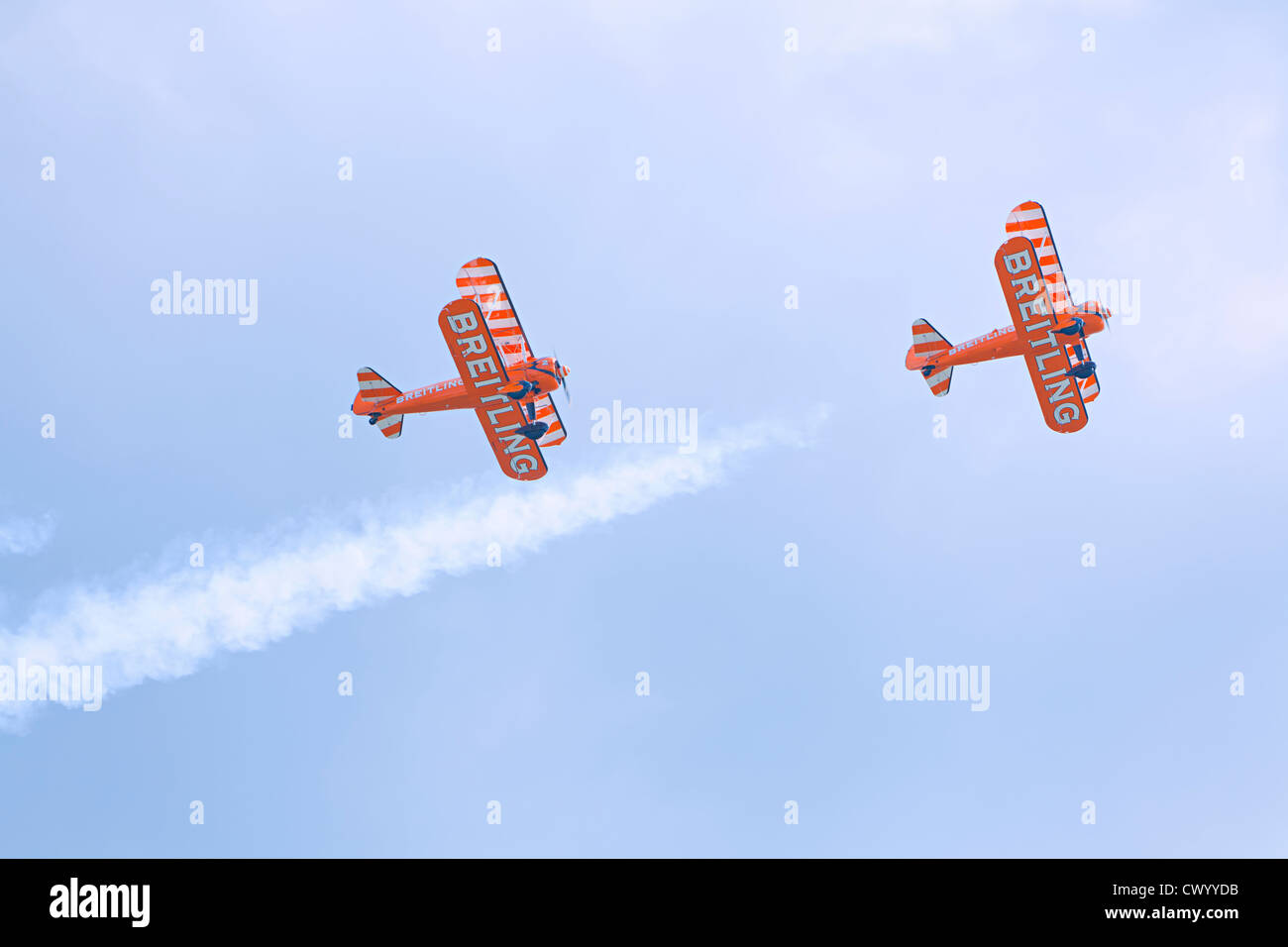Breitling Wingwalkers, Boeing Super Stearman modello di aeroplano 75 piano bi a Bournemouth air show 2012 Foto Stock