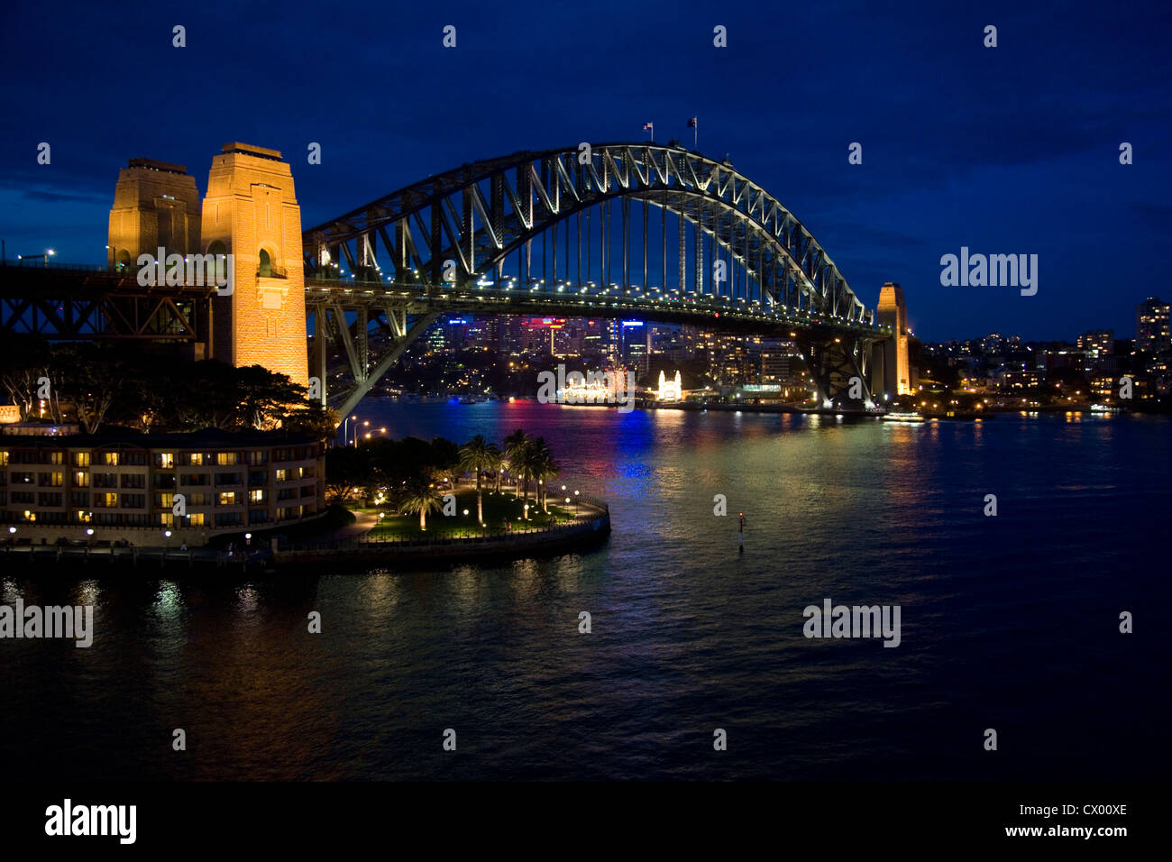 Il Ponte del Porto di Sydney dopo il tramonto, Australia Foto Stock