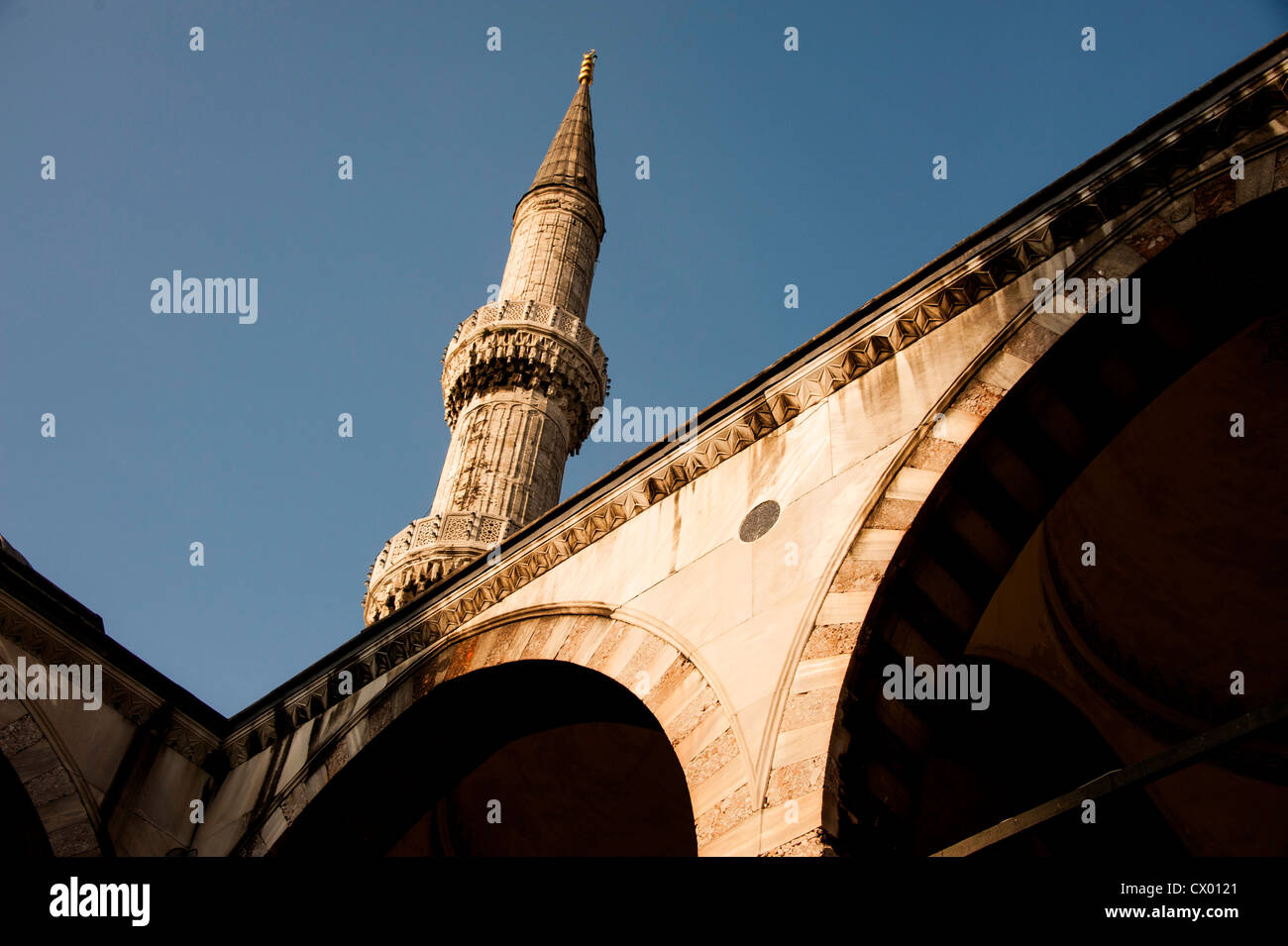 Minareto della Moschea Blu di Istanbul in Turchia Foto Stock
