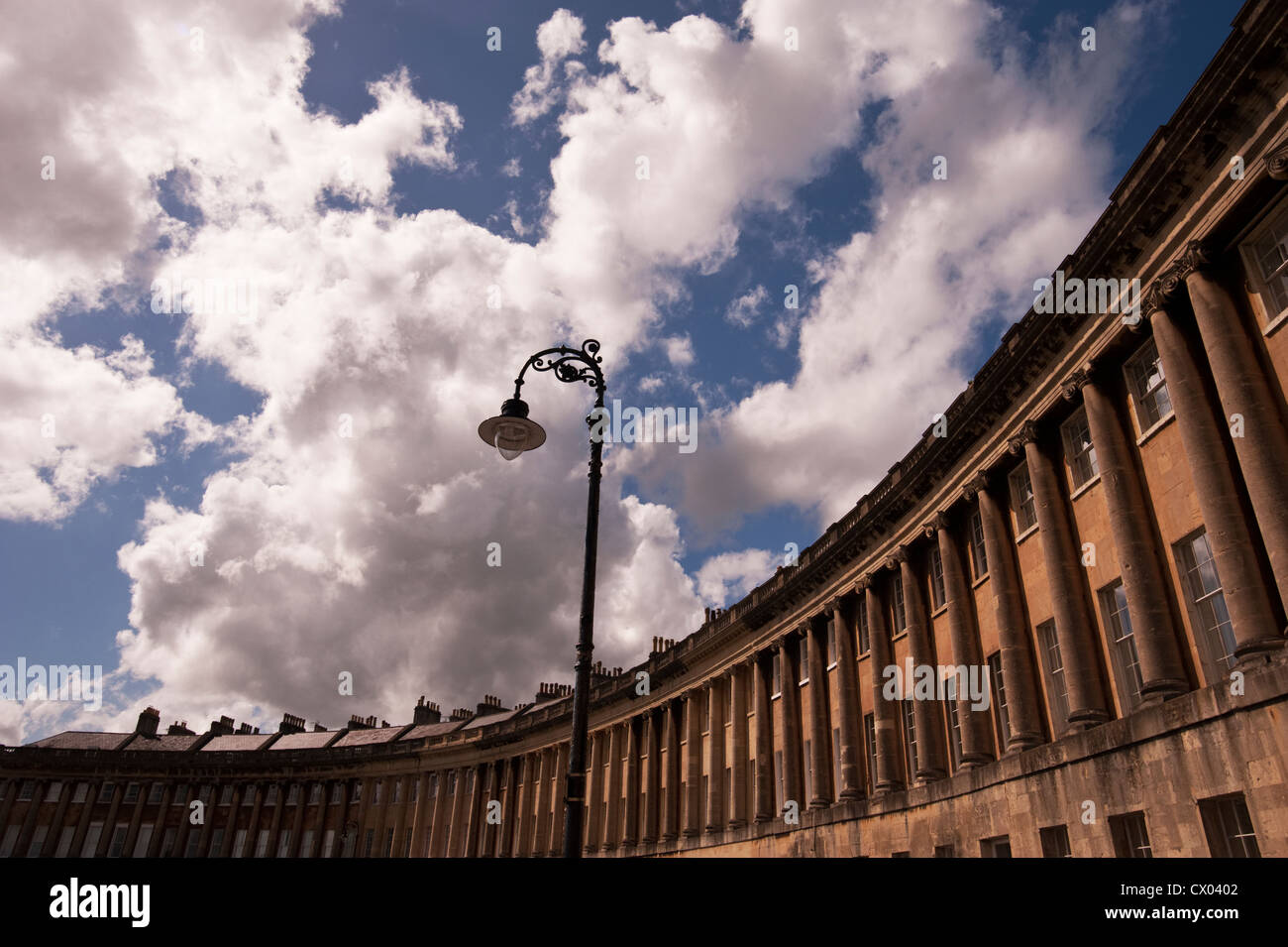 Ampio angolo di visione del Royal Crescent, Bath, Inghilterra. Foto Stock