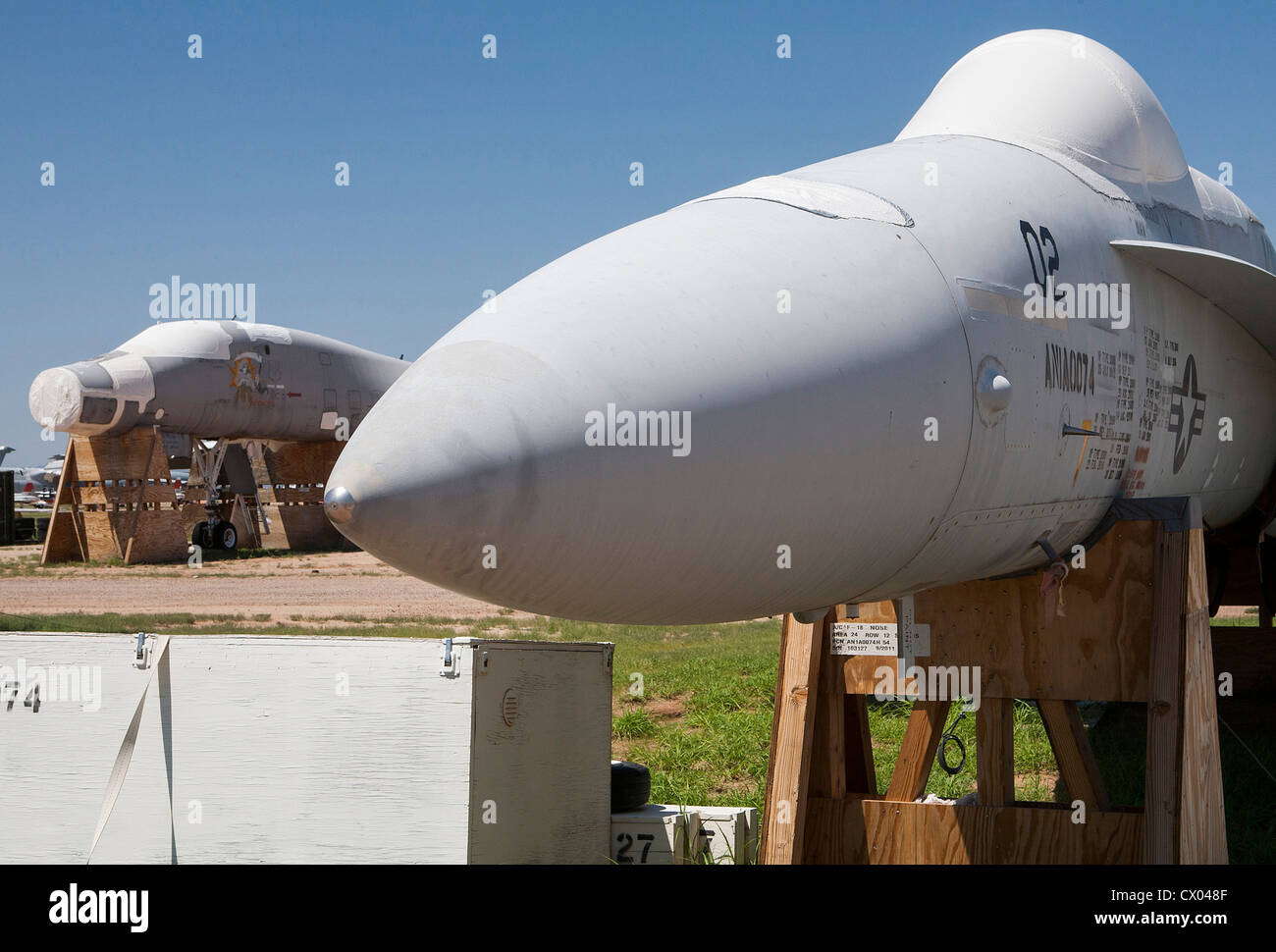 F/A-18 Hornet aeromobile in deposito presso il 309th aerospaziali e di manutenzione Gruppo di rigenerazione a Davis-Monthan Air Force Base. Foto Stock