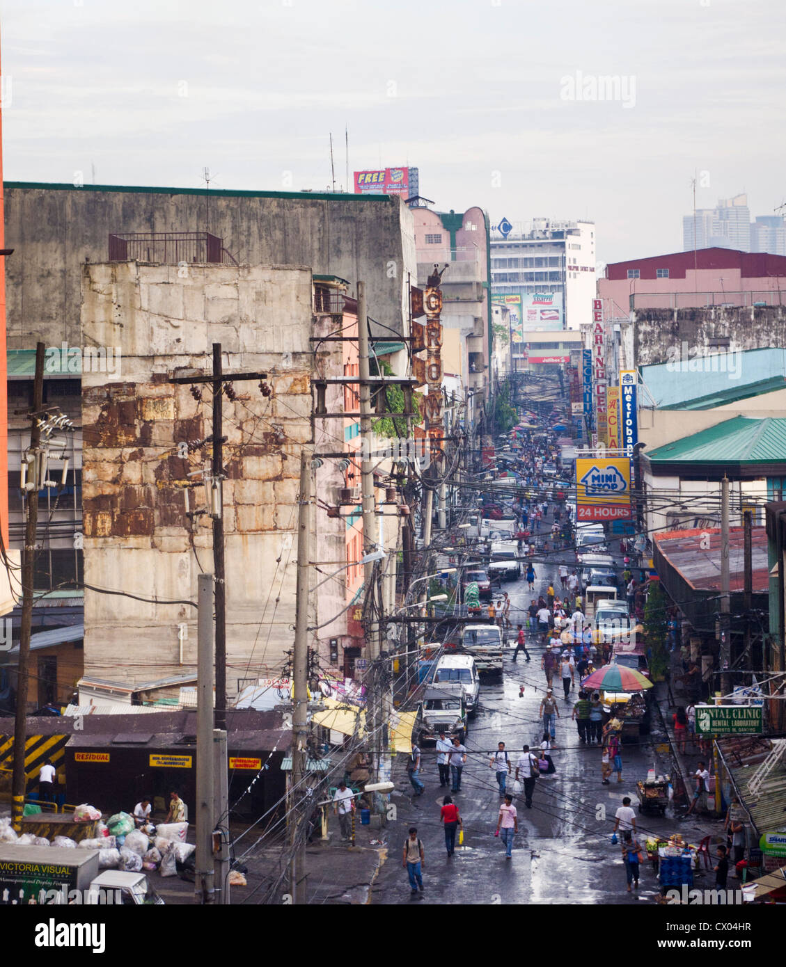 Parte della città di Manila è una scena caotica. La foto è presa in corrispondenza delle Filippine. Foto Stock