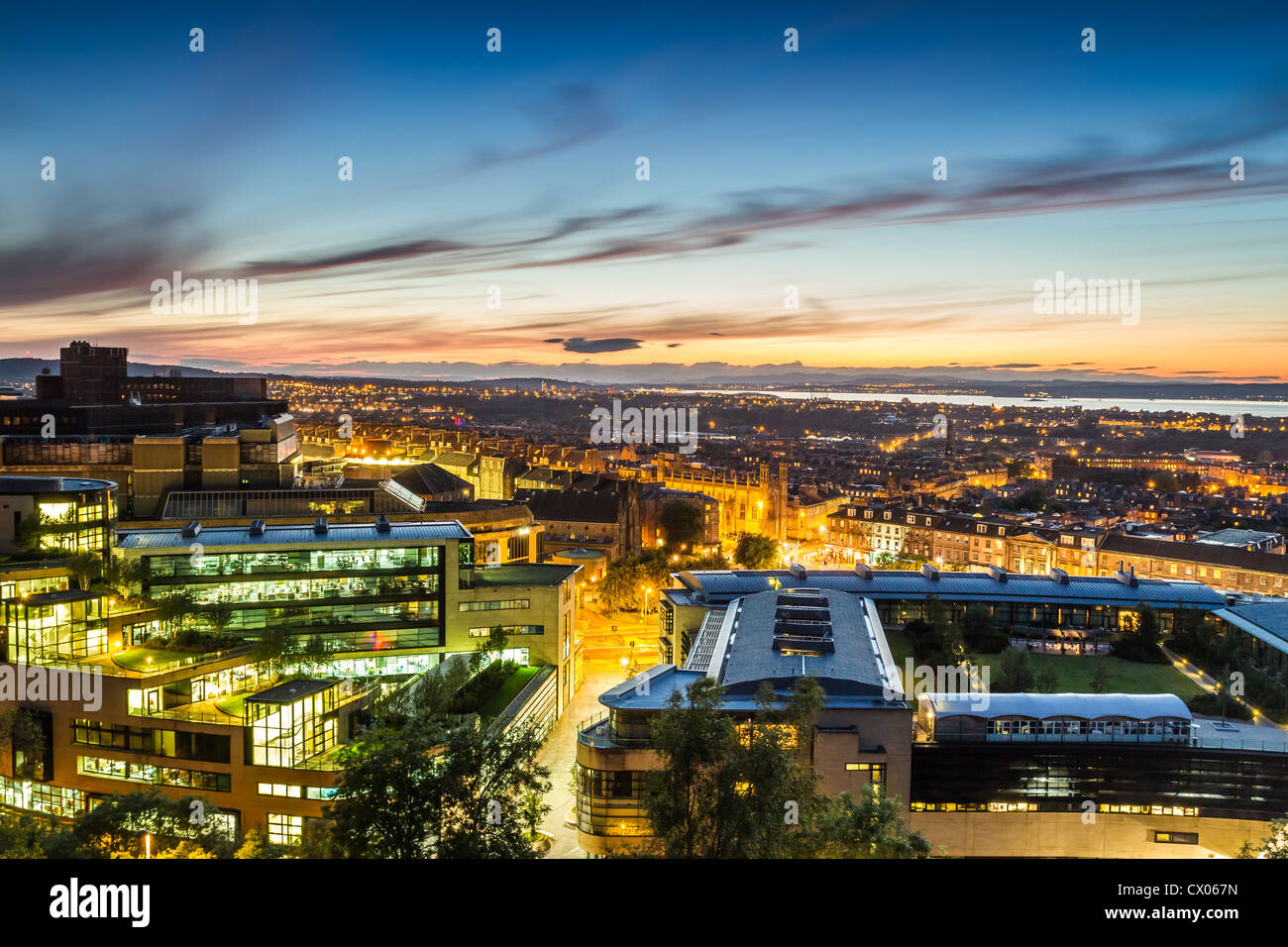 Il tramonto del Edinburgh in estate Foto Stock