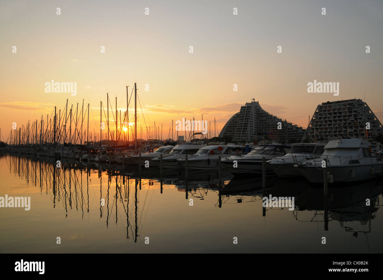 Yacht e Barche al tramonto. Foto Stock